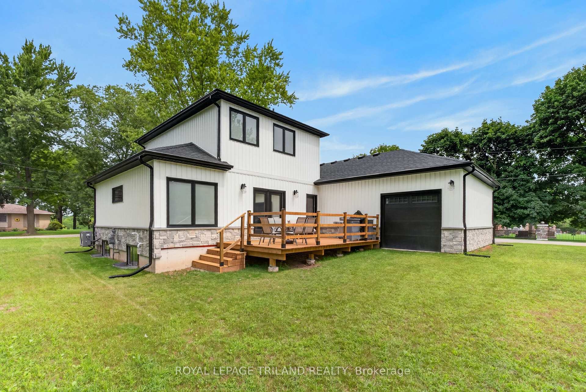 Photo 39 of 4397 Mill Crescent, North Middlesex, Ailsa Craig — HOMEH