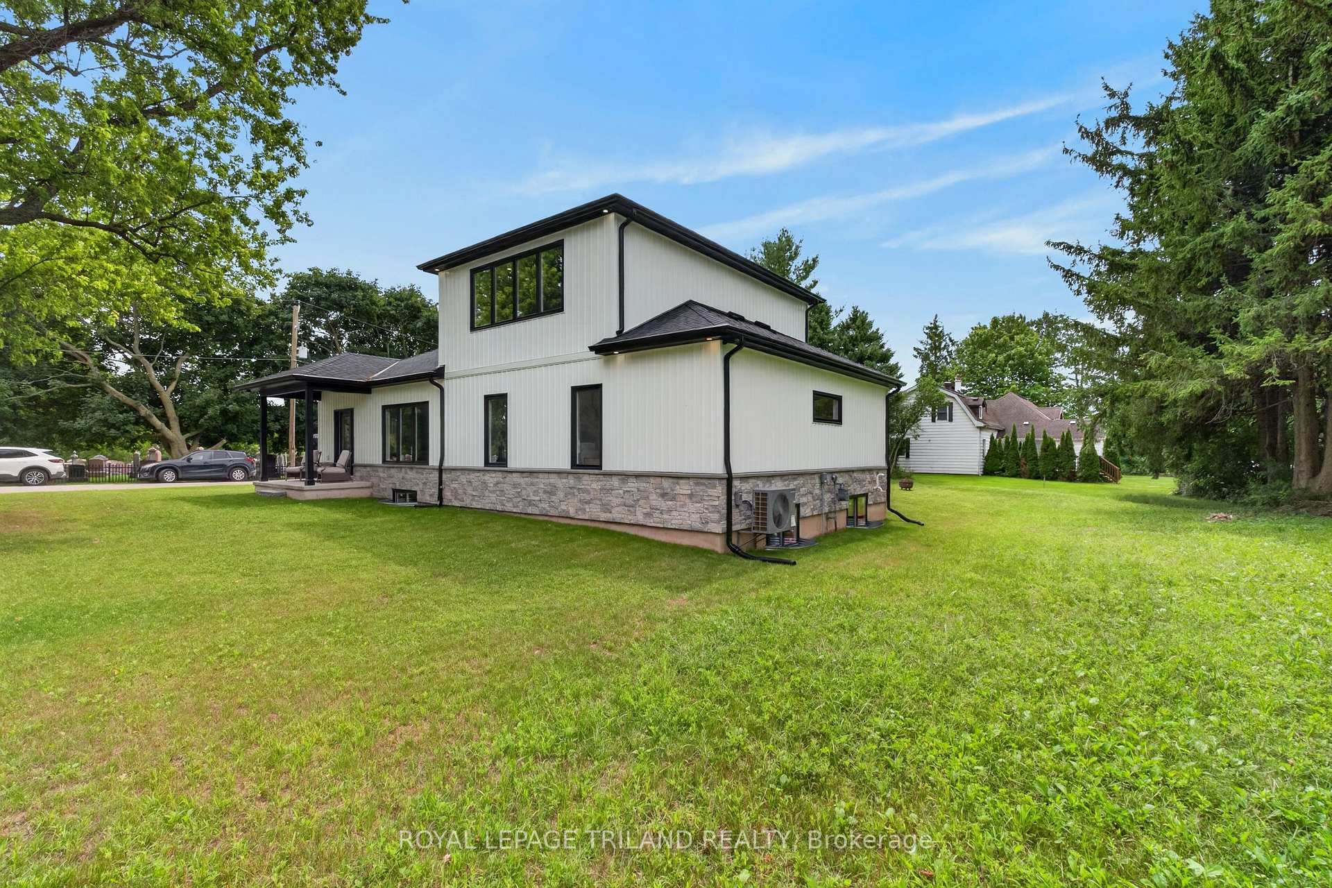 Photo 40 of 4397 Mill Crescent, North Middlesex, Ailsa Craig — HOMEH