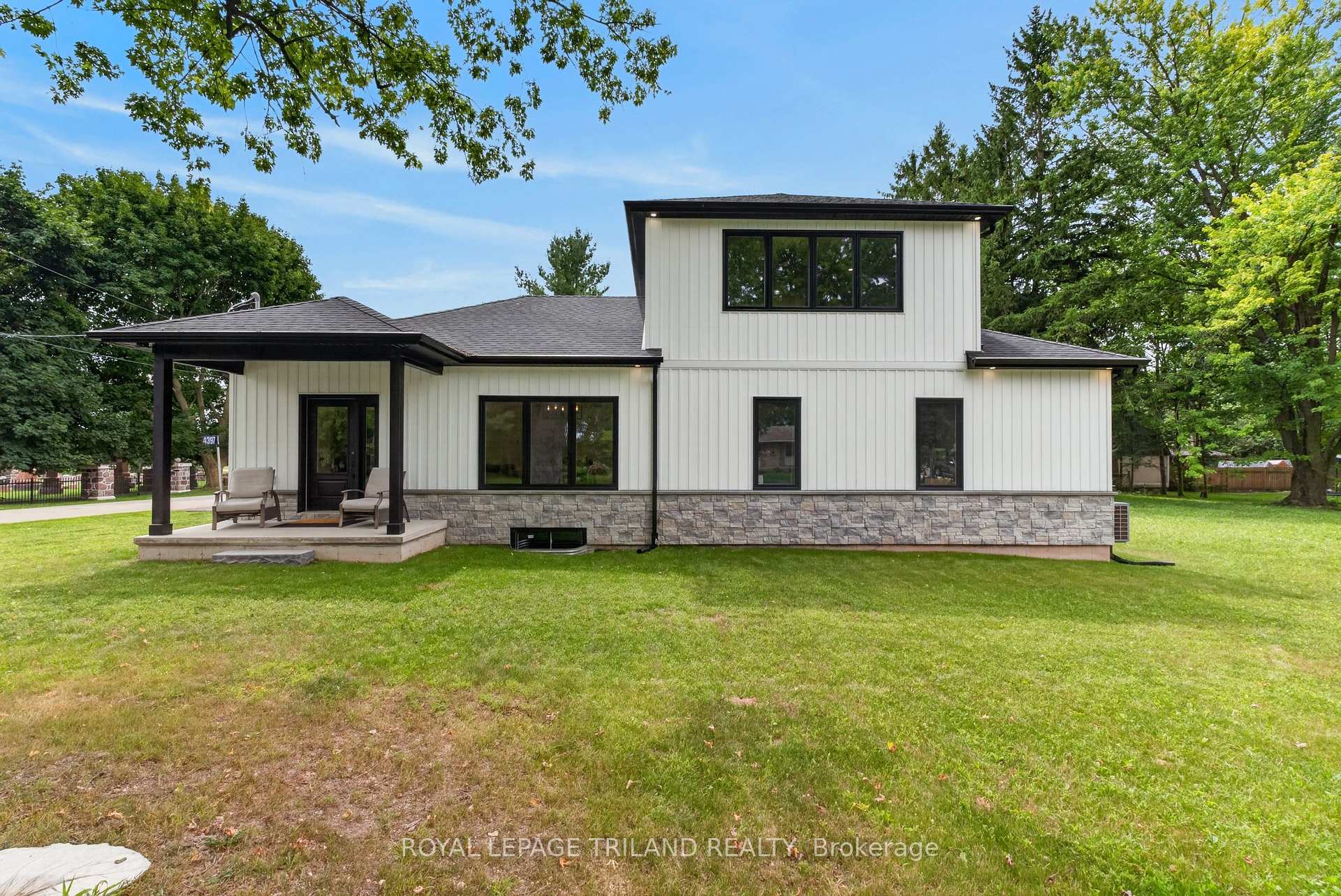 Photo 41 of 4397 Mill Crescent, North Middlesex, Ailsa Craig — HOMEH