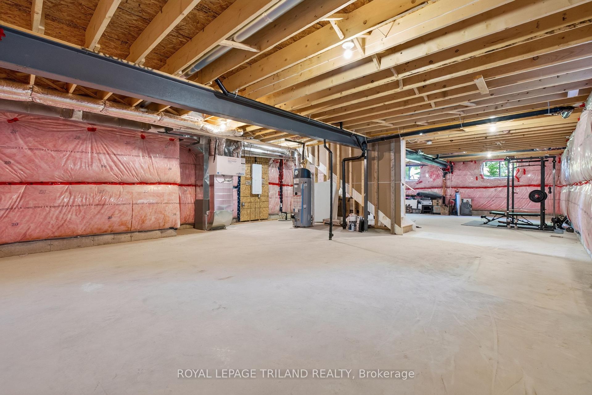 Photo 44 of 4397 Mill Crescent, North Middlesex, Ailsa Craig — HOMEH