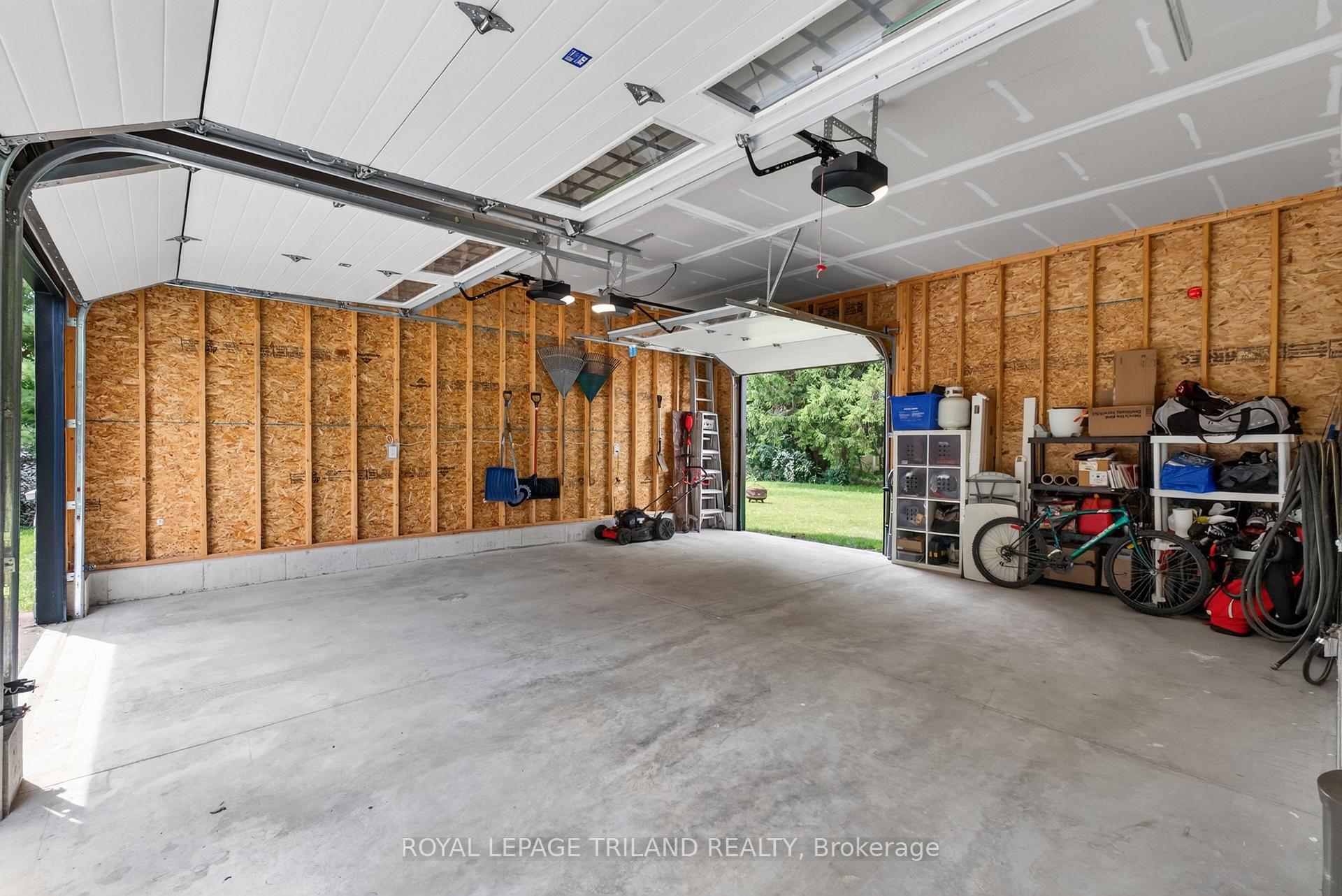 Photo 45 of 4397 Mill Crescent, North Middlesex, Ailsa Craig — HOMEH