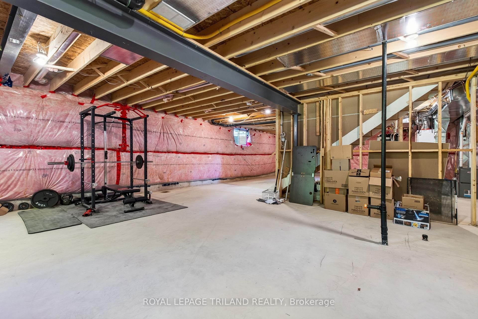 Photo 46 of 4397 Mill Crescent, North Middlesex, Ailsa Craig — HOMEH