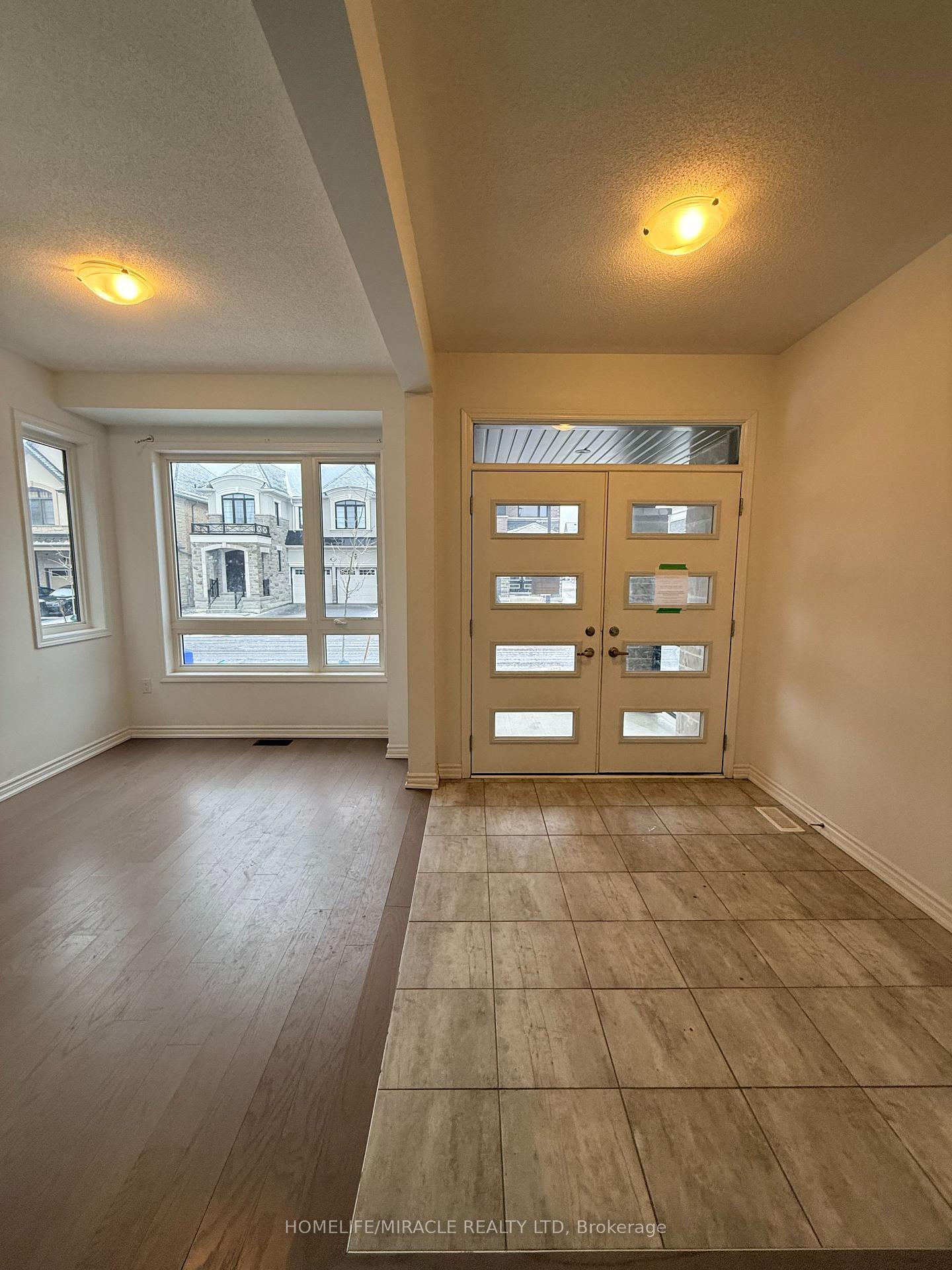 Photo 5 of 1421 Swallowtail Lane, Pickering, Rural Pickering — HOMEH