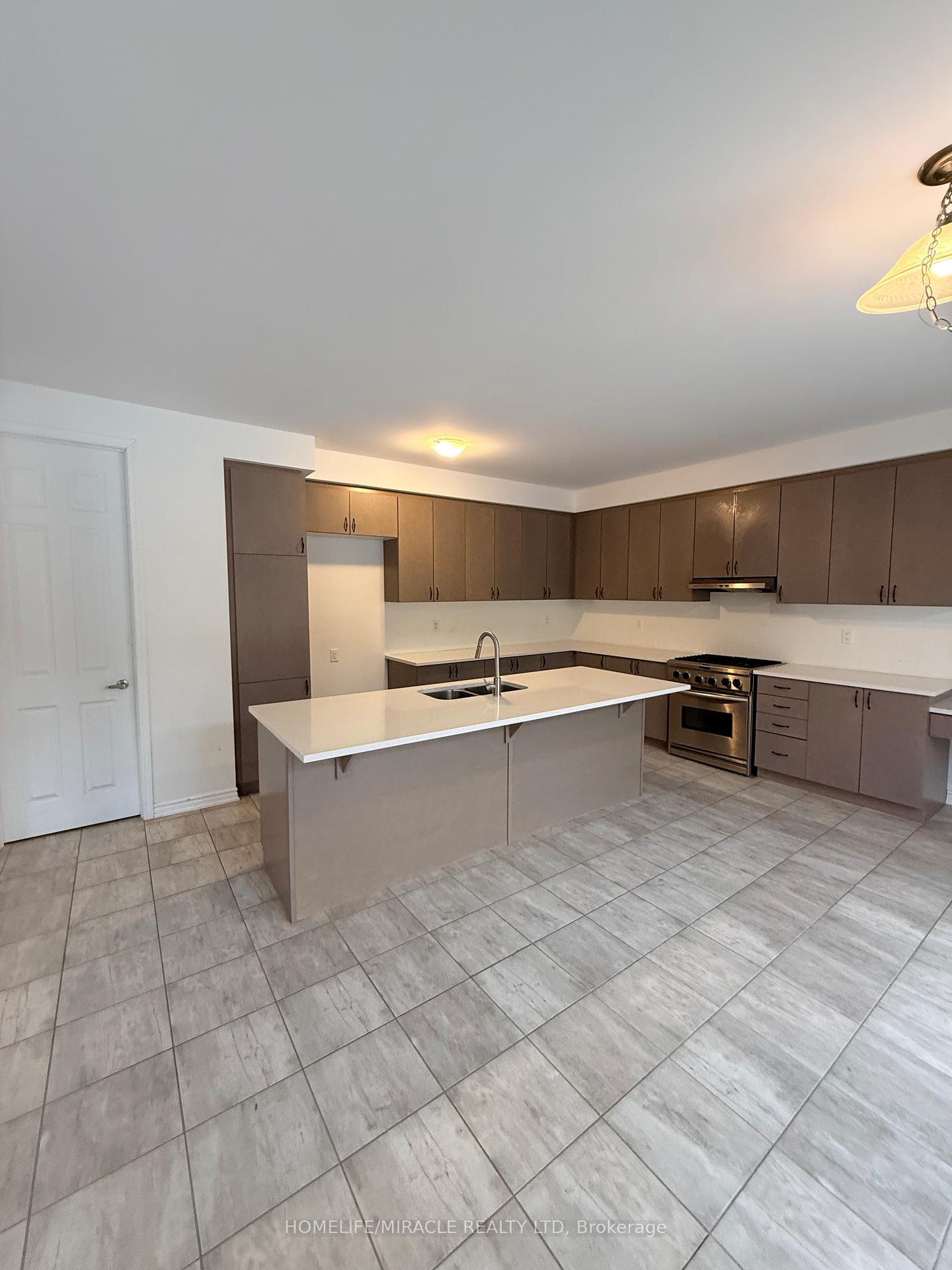 Photo 11 of 1421 Swallowtail Lane, Pickering, Rural Pickering — HOMEH