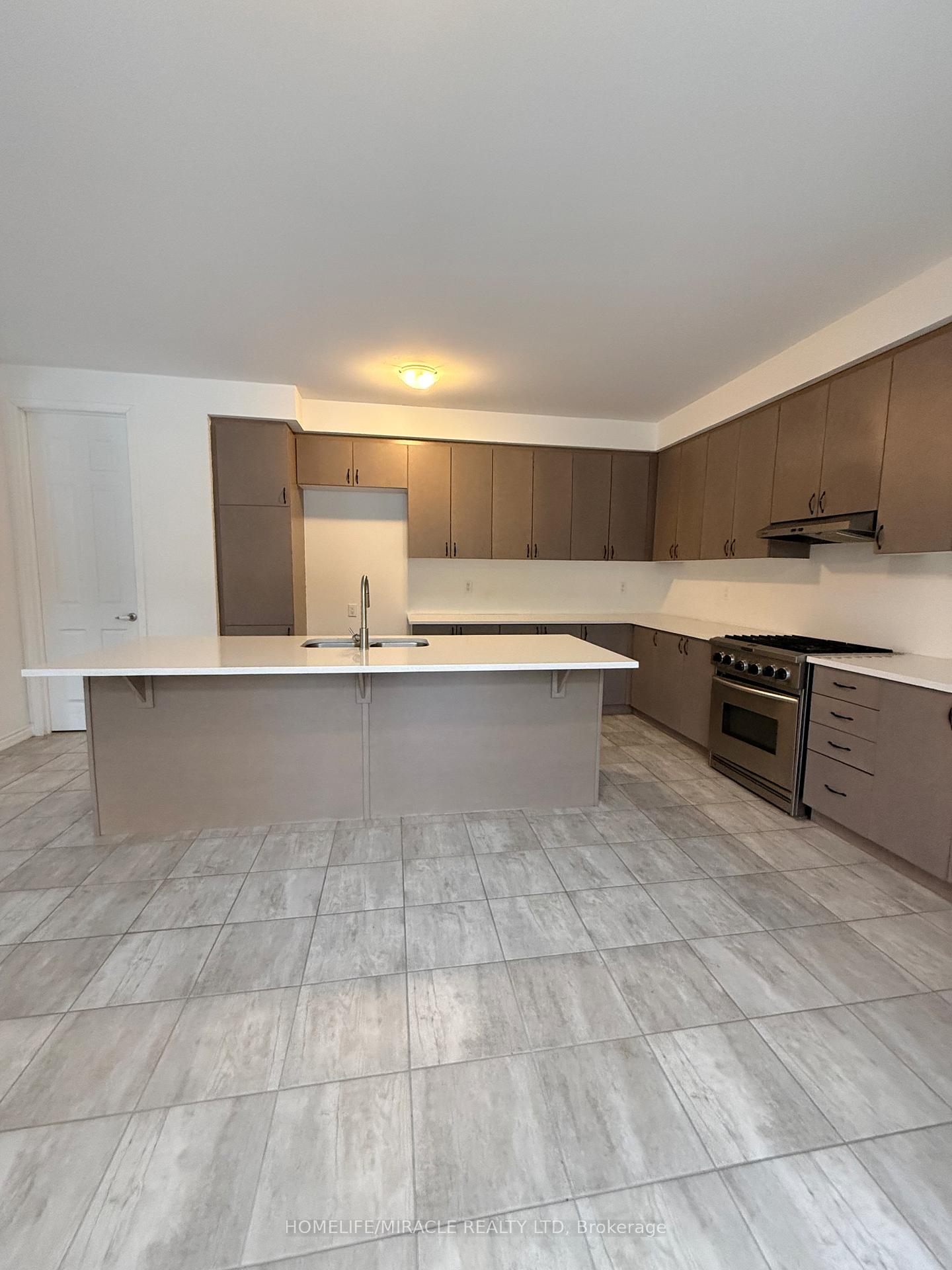 Photo 12 of 1421 Swallowtail Lane, Pickering, Rural Pickering — HOMEH