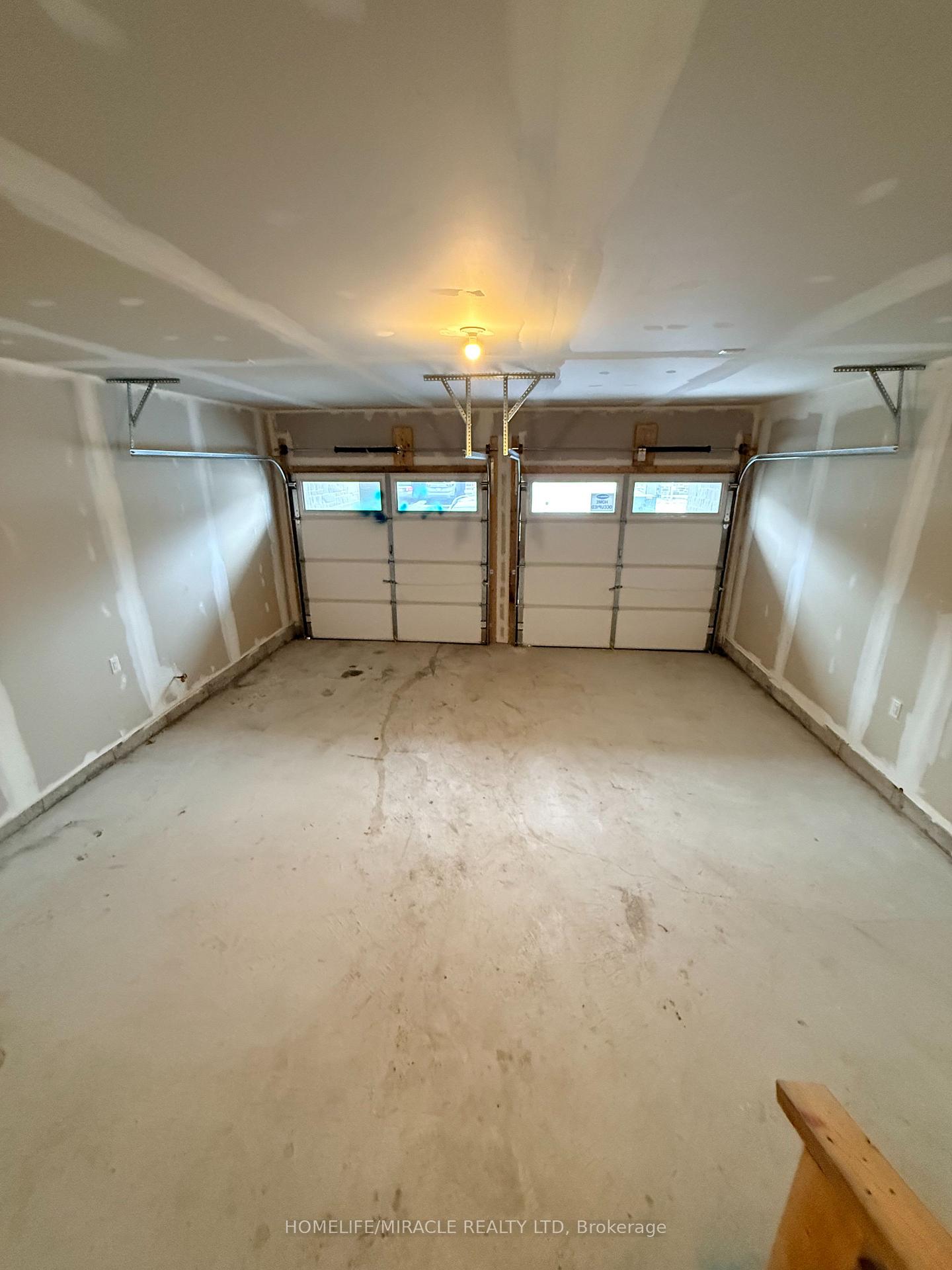 Photo 15 of 1421 Swallowtail Lane, Pickering, Rural Pickering — HOMEH
