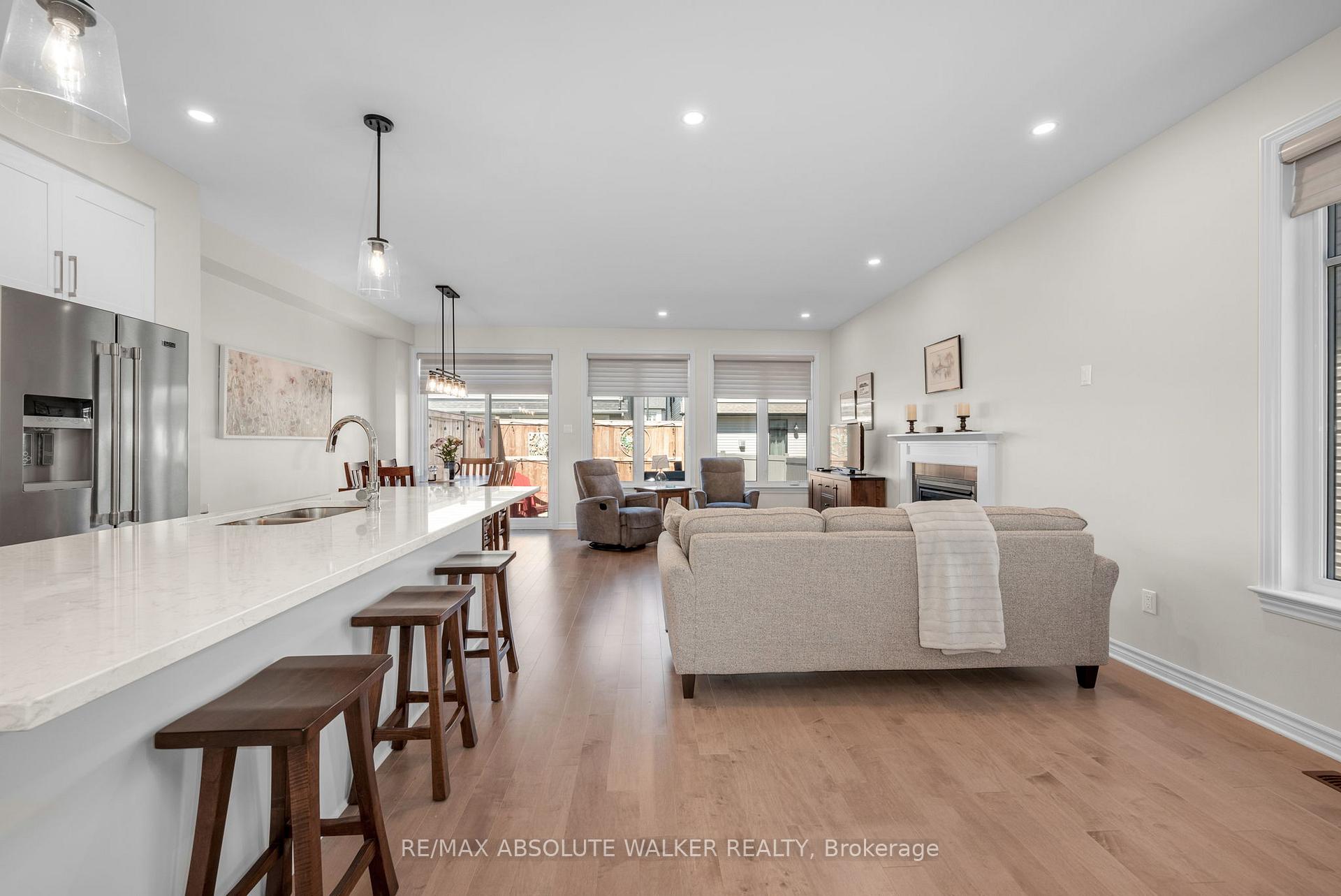 Photo 4 of 2381 Goldhawk Drive, Ottawa, Stittsville (South) — HOMEH