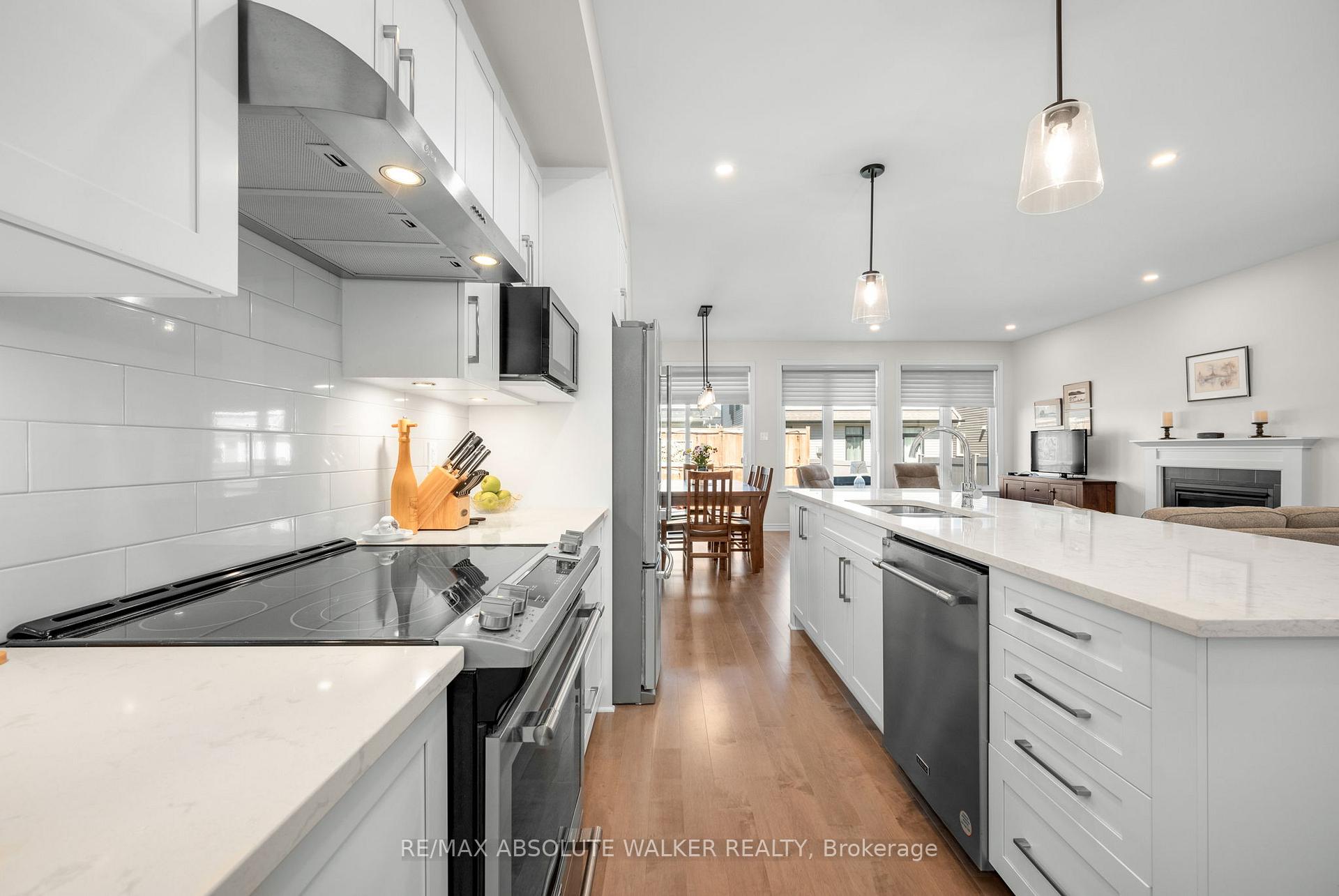 Photo 8 of 2381 Goldhawk Drive, Ottawa, Stittsville (South) — HOMEH