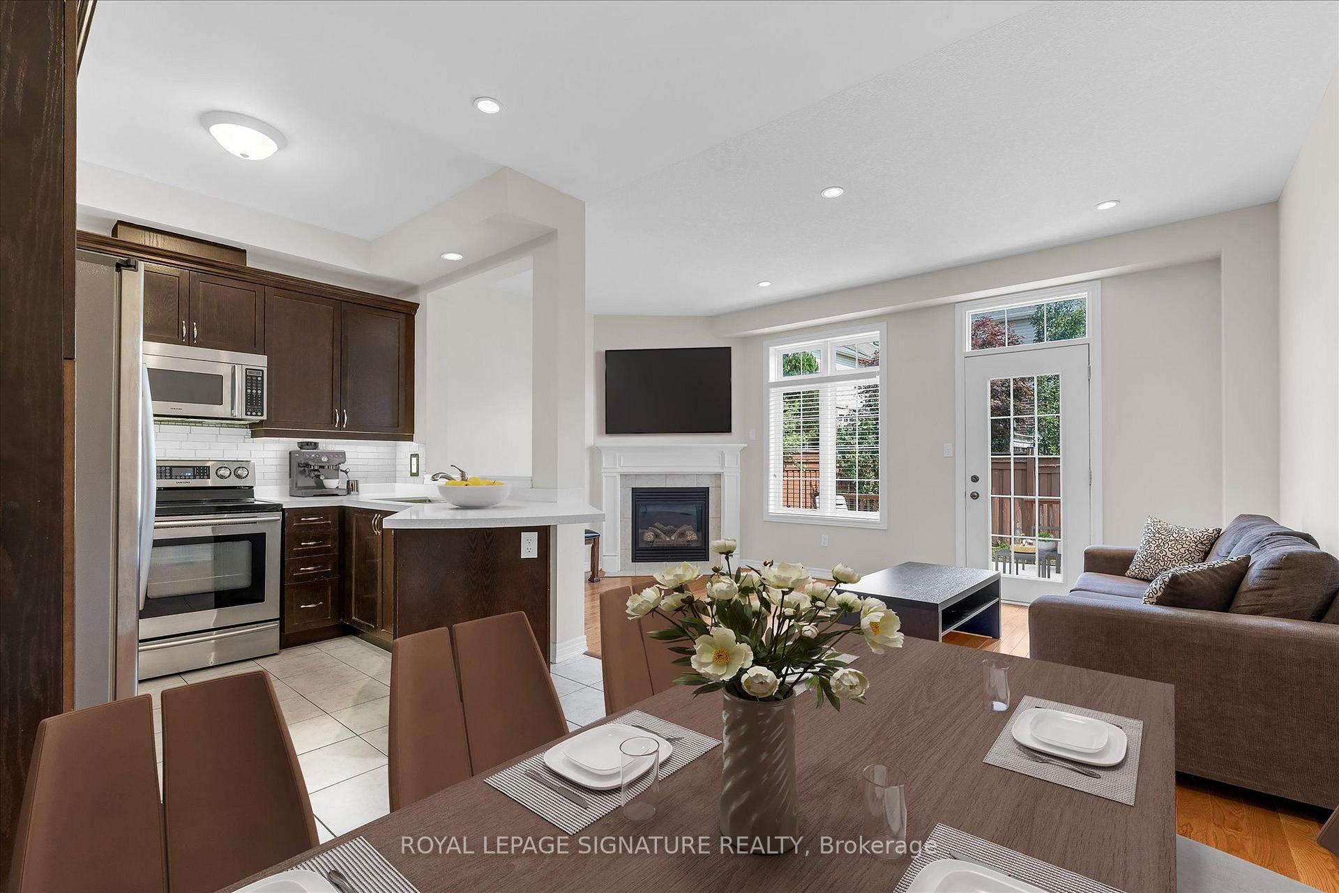 Photo 3 of 33 Brownview Drive, Hamilton, Waterdown — HOMEH