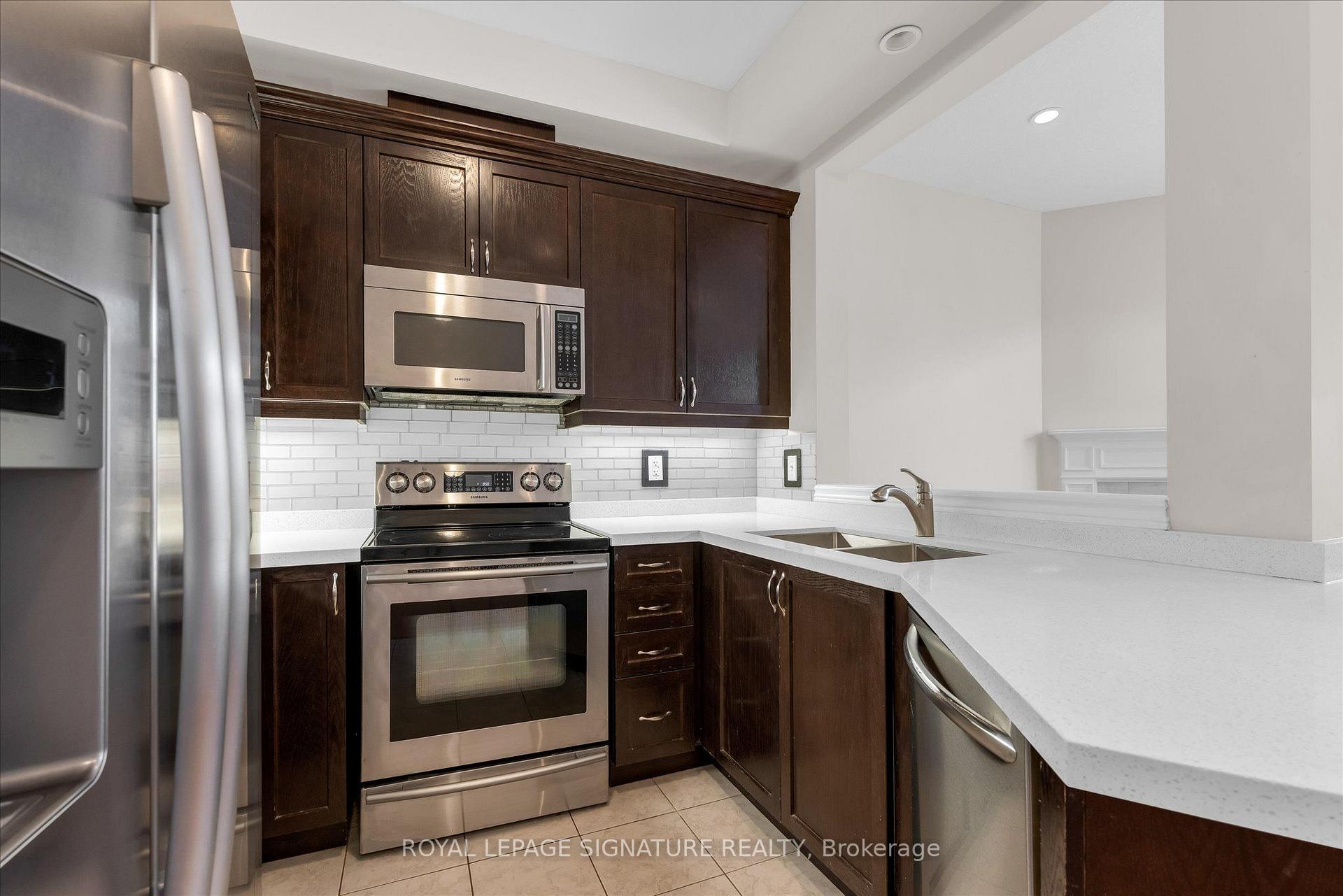 Photo 4 of 33 Brownview Drive, Hamilton, Waterdown — HOMEH