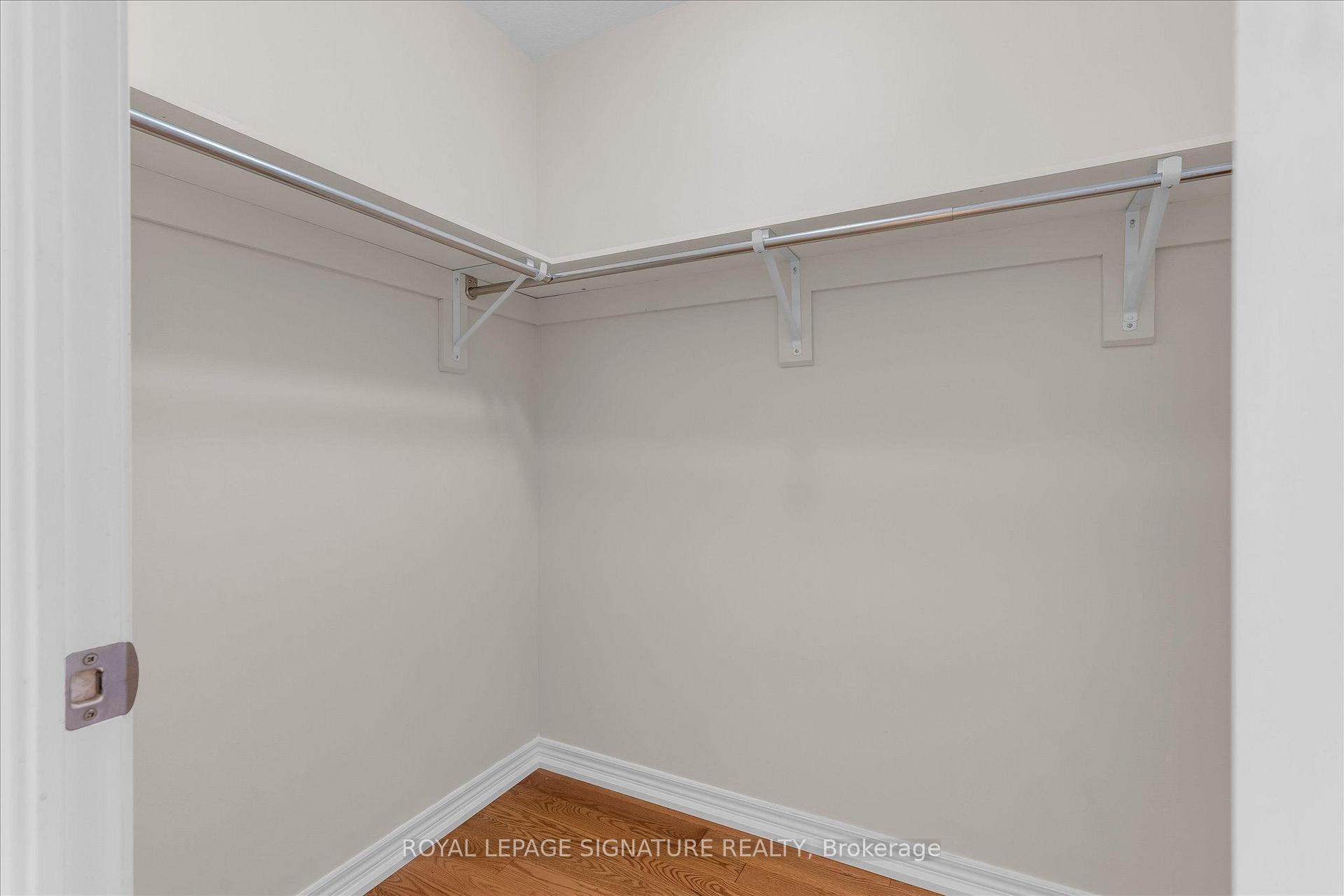 Photo 15 of 33 Brownview Drive, Hamilton, Waterdown — HOMEH