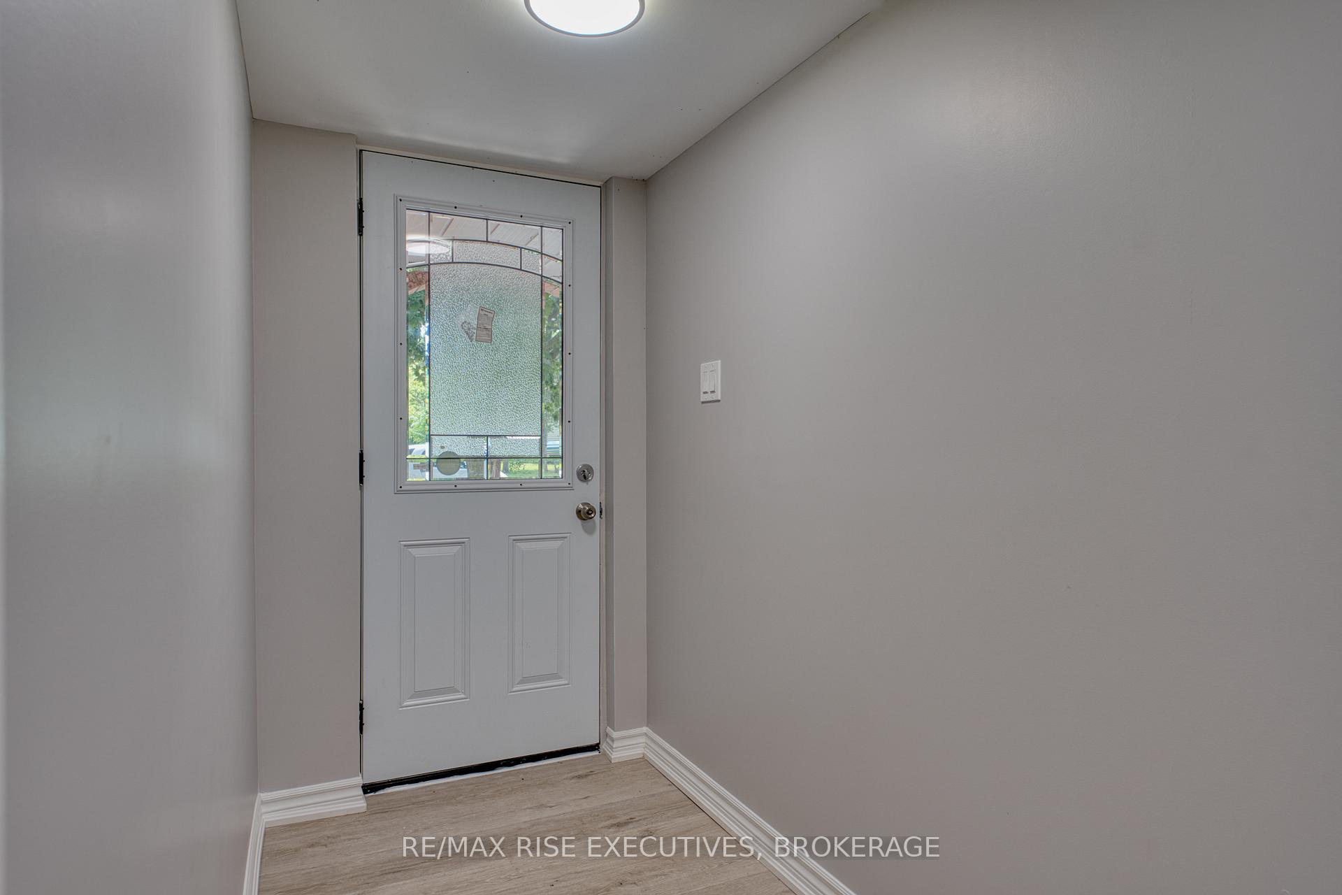Photo 4 of Unit 2, 151 Dauphin Avenue, Kingston, Rideau — HOMEH