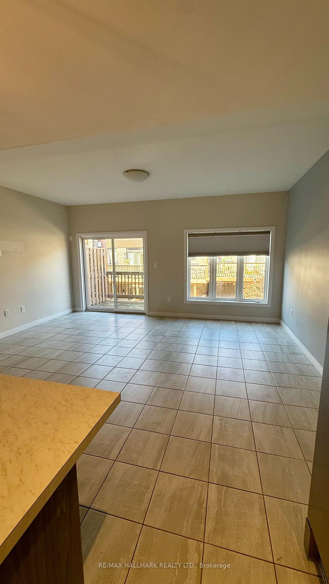 Photo 3 of 64 Soho Street, Hamilton, Stoney Creek Mountain — HOMEH