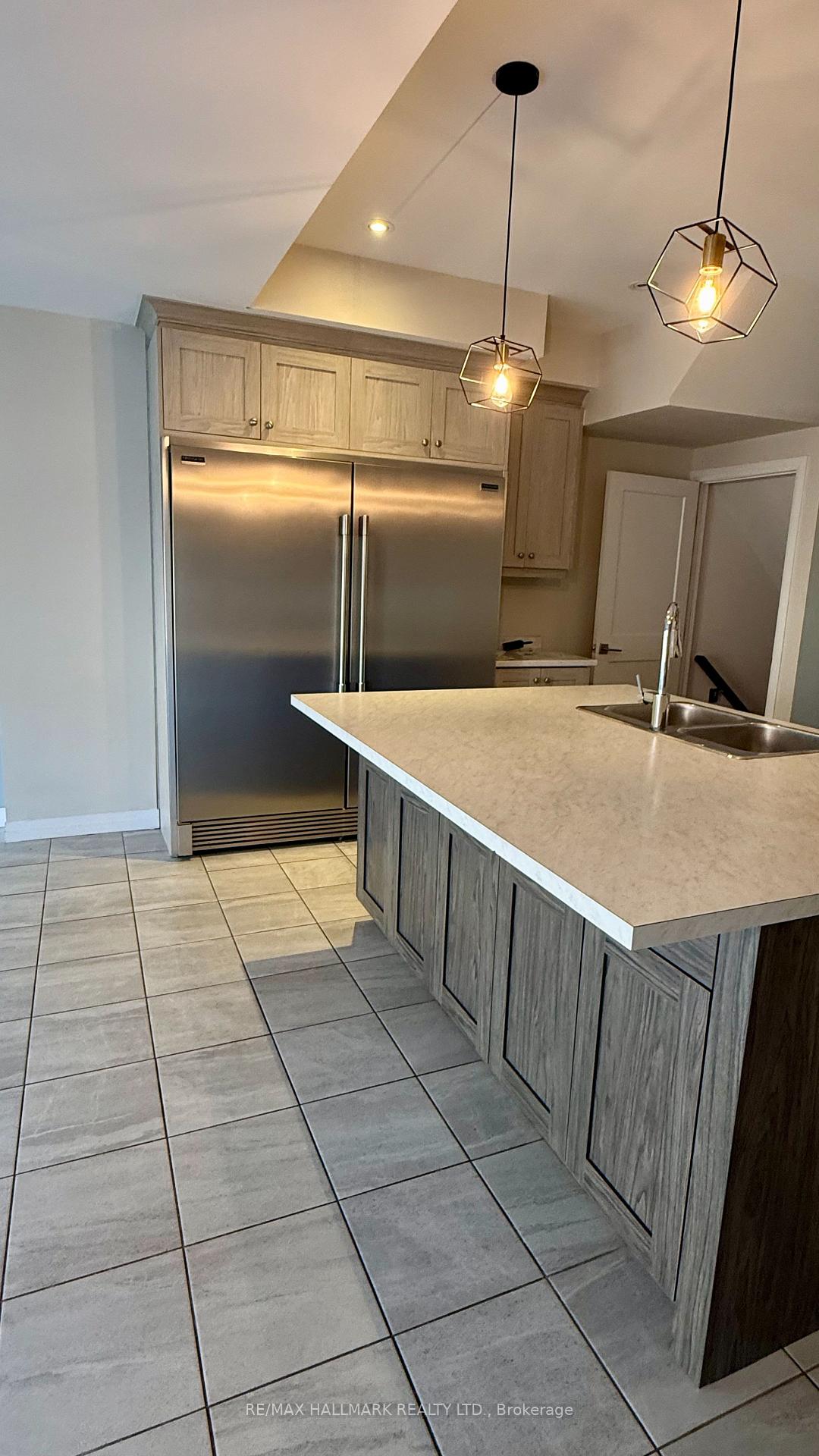 Photo 5 of 64 Soho Street, Hamilton, Stoney Creek Mountain — HOMEH
