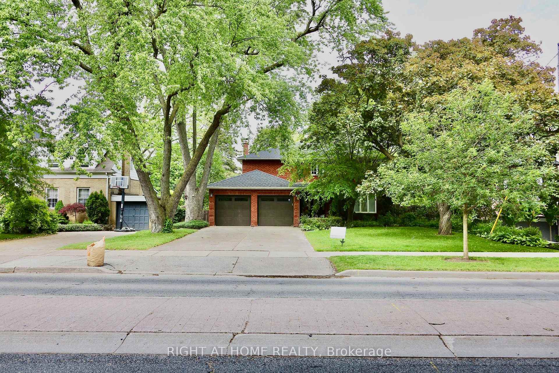 Photo 1 of 89 Yonge Boulevard, Toronto, Bedford Park-Nortown — HOMEH