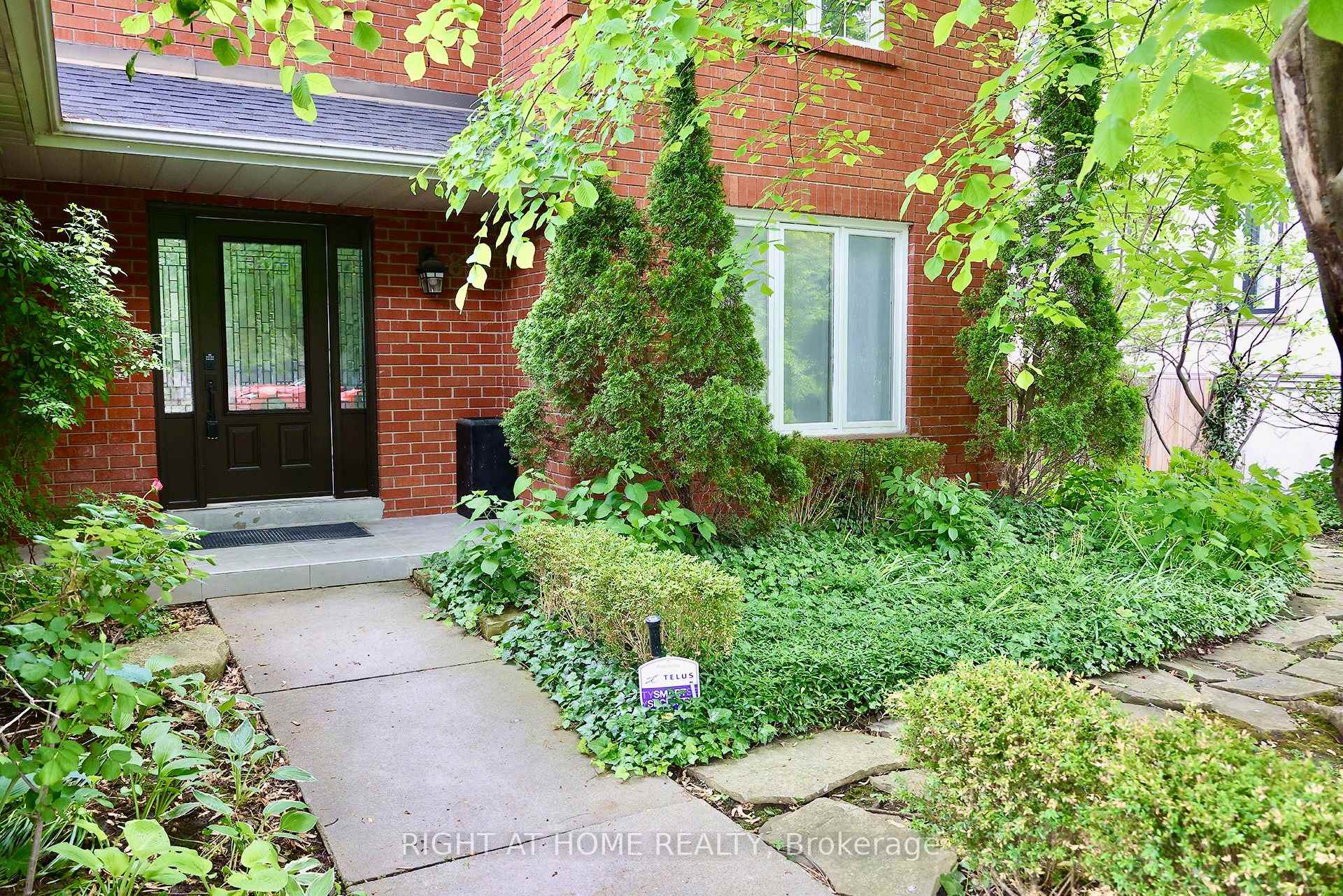 Photo 2 of 89 Yonge Boulevard, Toronto, Bedford Park-Nortown — HOMEH