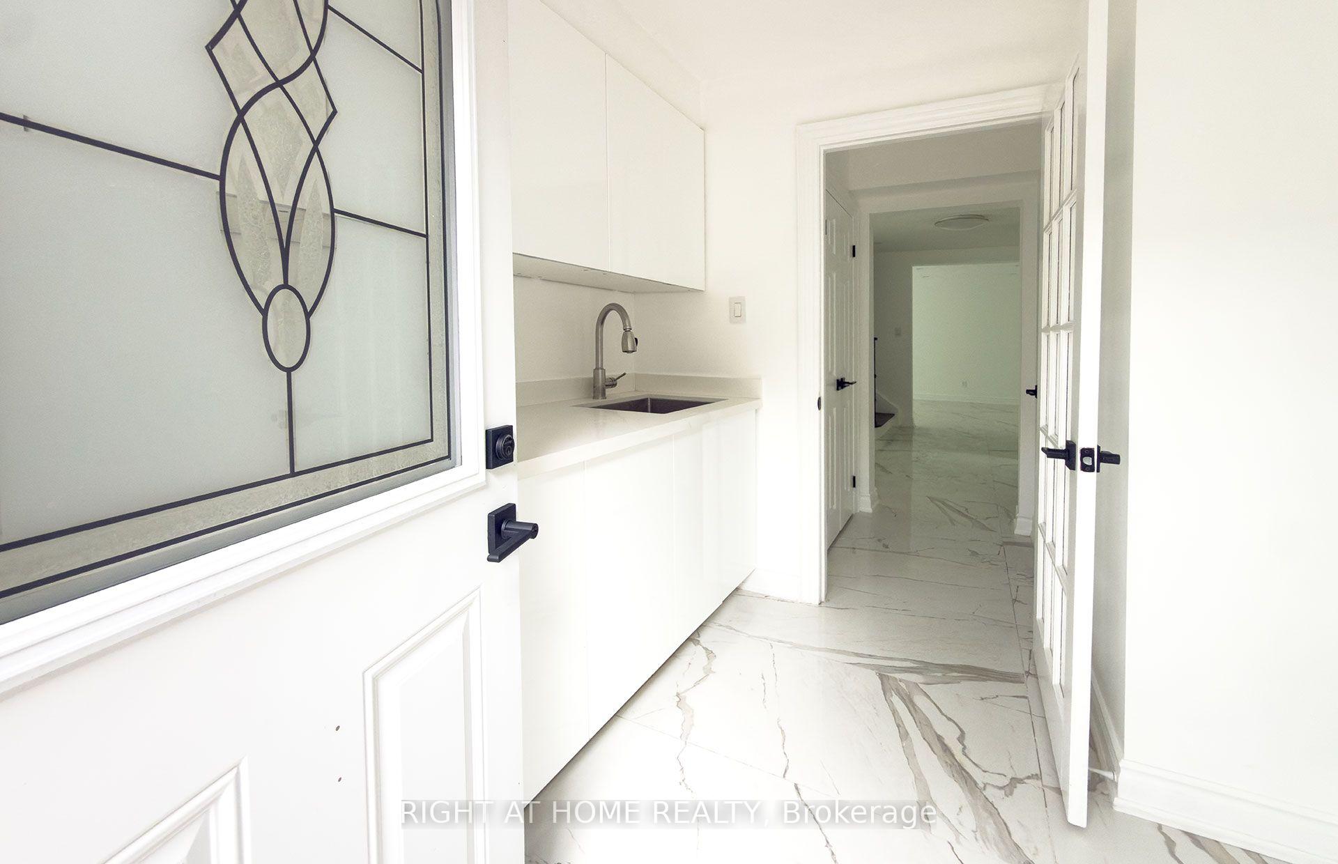Photo 16 of 89 Yonge Boulevard, Toronto, Bedford Park-Nortown — HOMEH