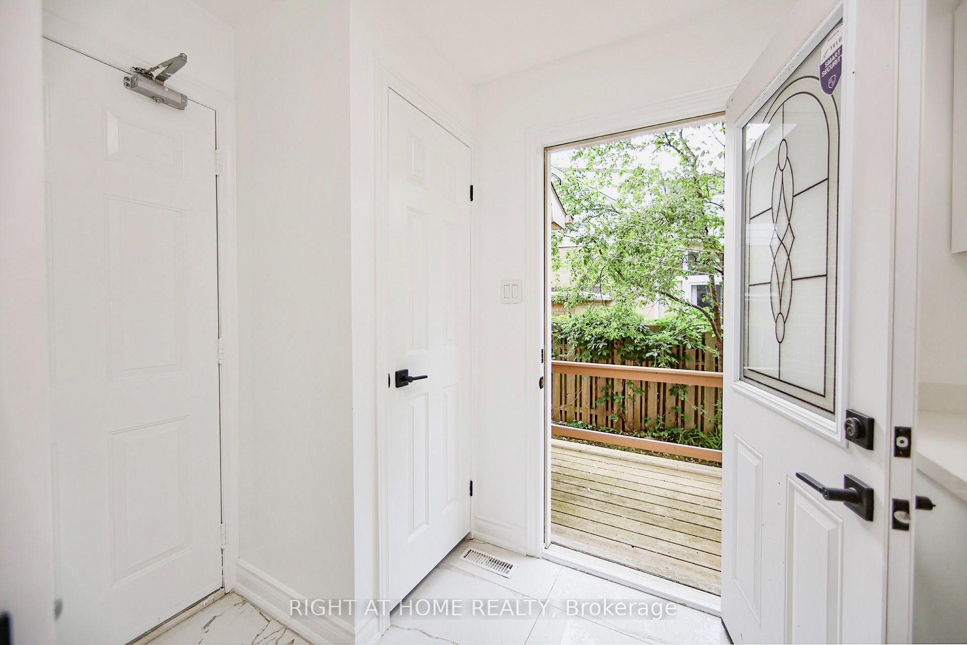 Photo 17 of 89 Yonge Boulevard, Toronto, Bedford Park-Nortown — HOMEH