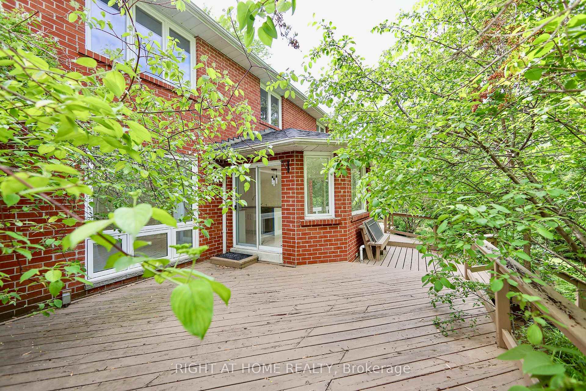 Photo 20 of 89 Yonge Boulevard, Toronto, Bedford Park-Nortown — HOMEH