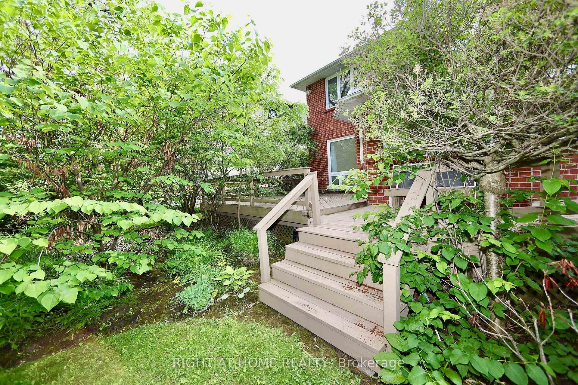 Photo 22 of 89 Yonge Boulevard, Toronto, Bedford Park-Nortown — HOMEH
