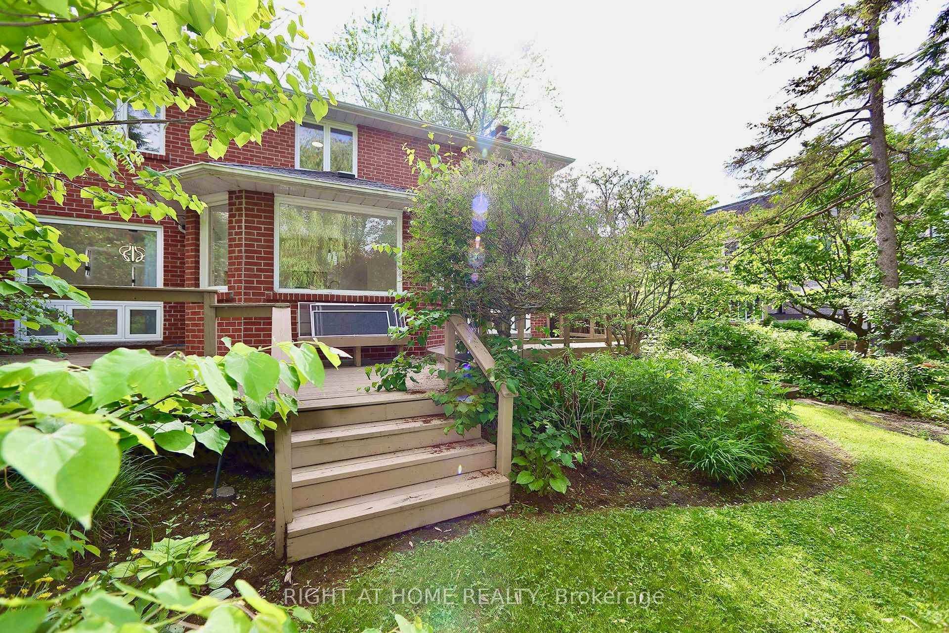 Photo 23 of 89 Yonge Boulevard, Toronto, Bedford Park-Nortown — HOMEH