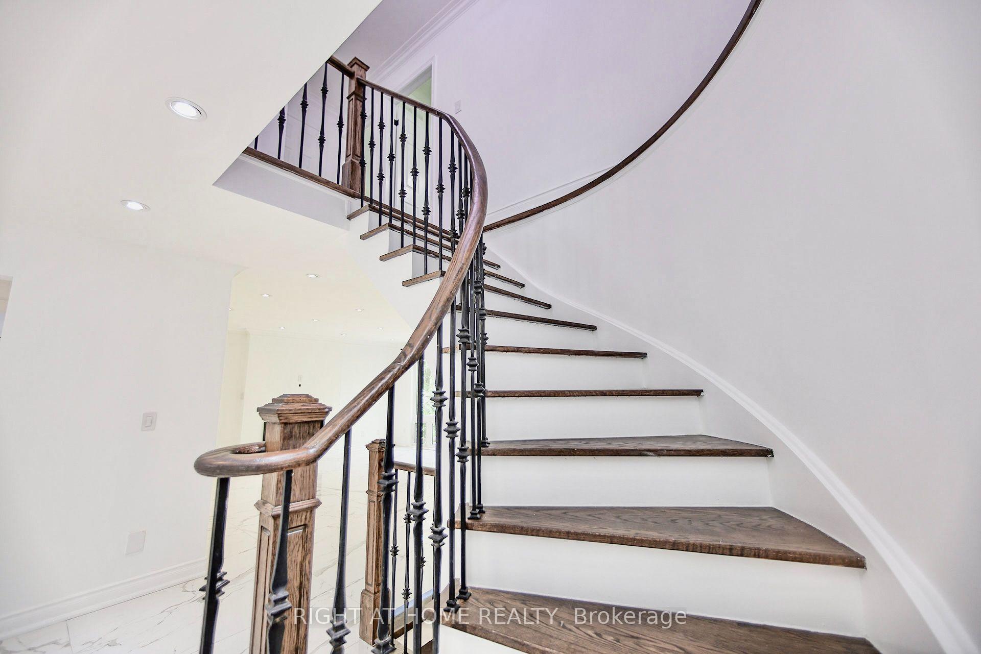 Photo 30 of 89 Yonge Boulevard, Toronto, Bedford Park-Nortown — HOMEH