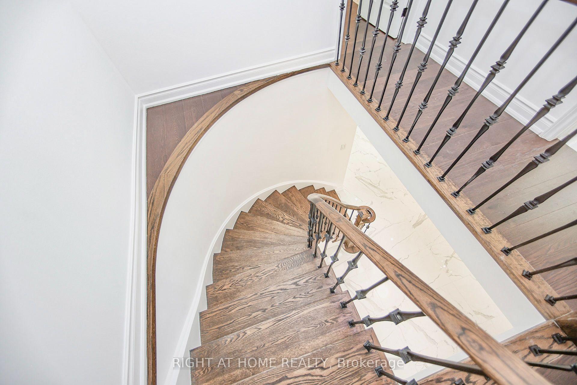 Photo 32 of 89 Yonge Boulevard, Toronto, Bedford Park-Nortown — HOMEH