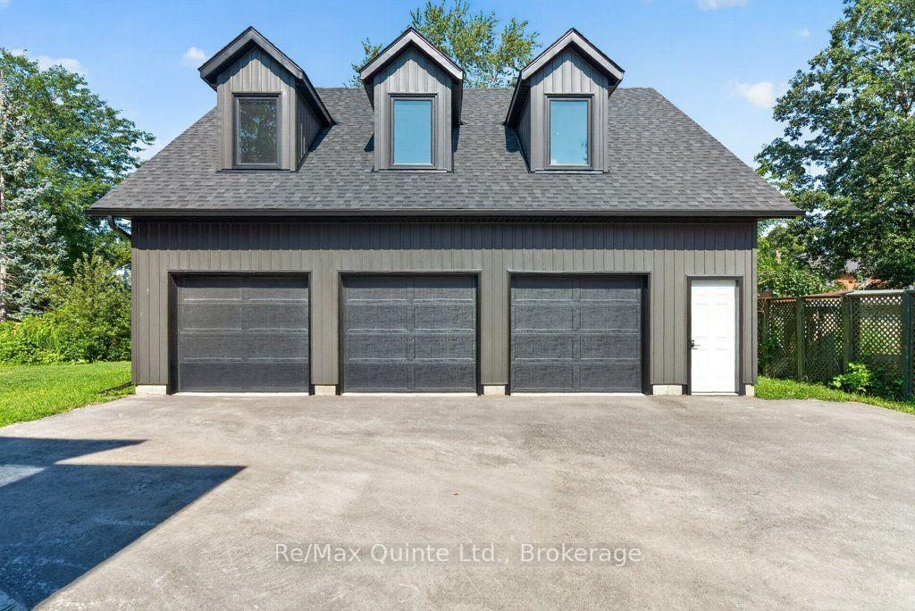 Photo 4 of 221 Albert Street, Belleville, Belleville Ward — HOMEH