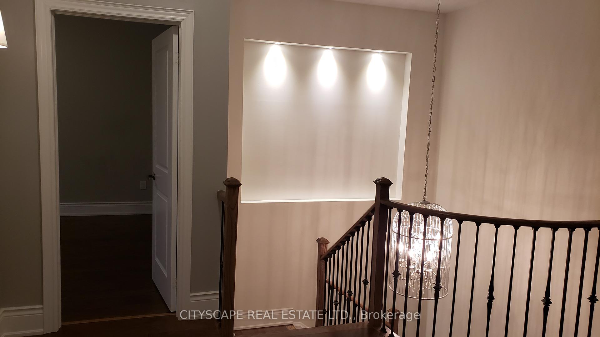 Photo 14 of 56 Golden Hawk Drive, Hamilton, Waterdown — HOMEH