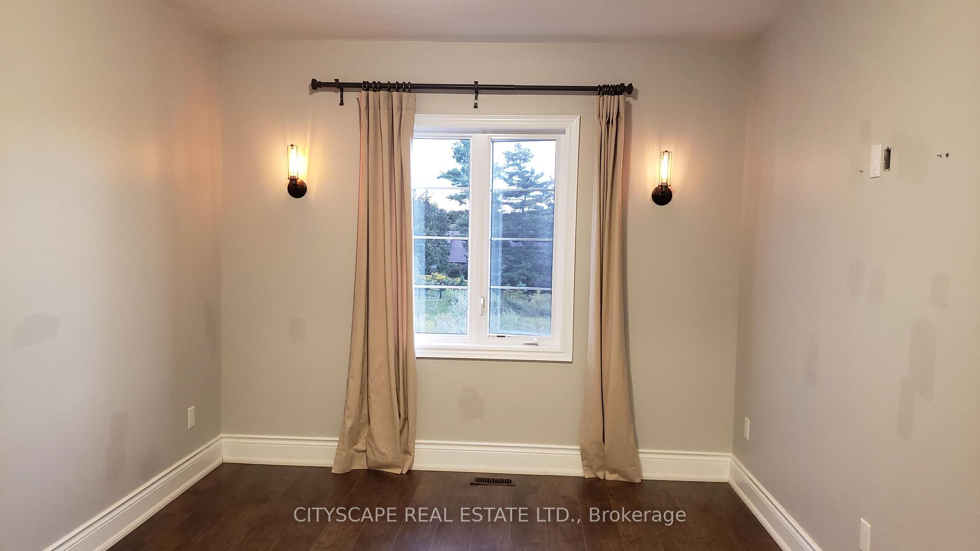 Photo 21 of 56 Golden Hawk Drive, Hamilton, Waterdown — HOMEH