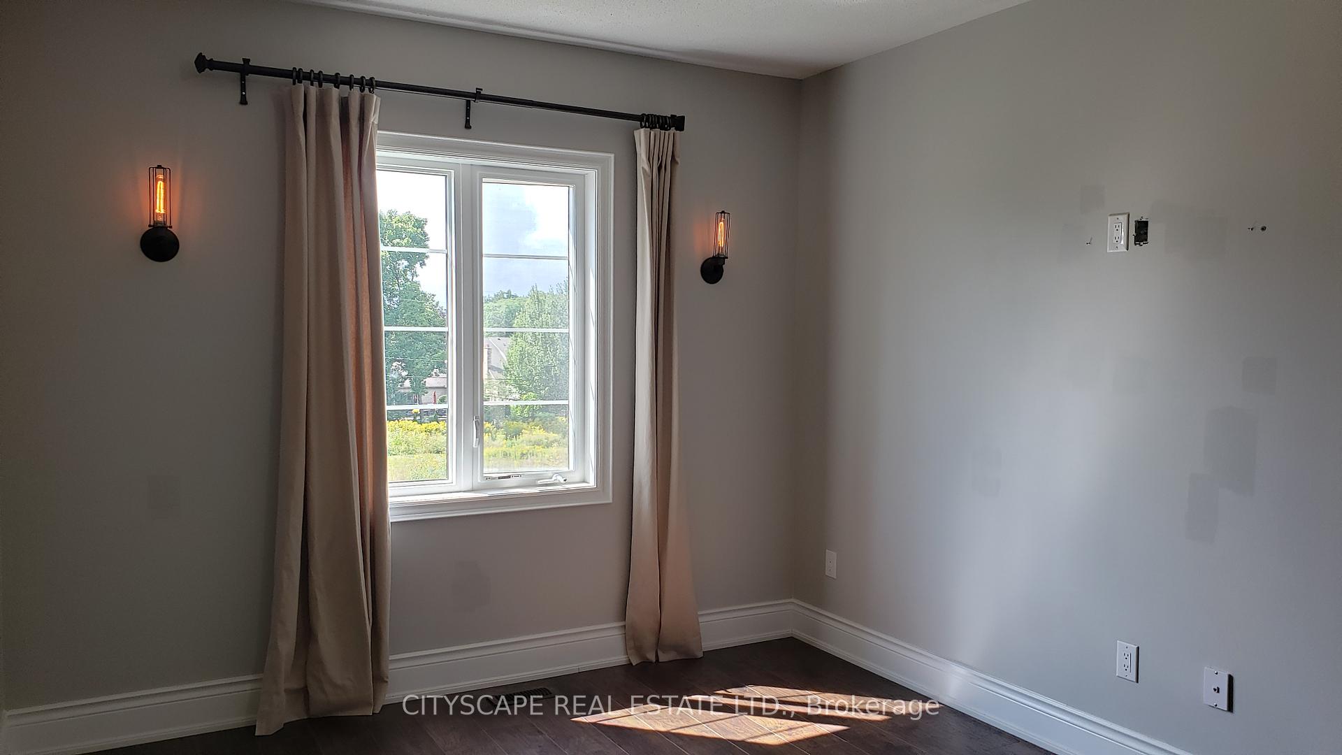 Photo 22 of 56 Golden Hawk Drive, Hamilton, Waterdown — HOMEH