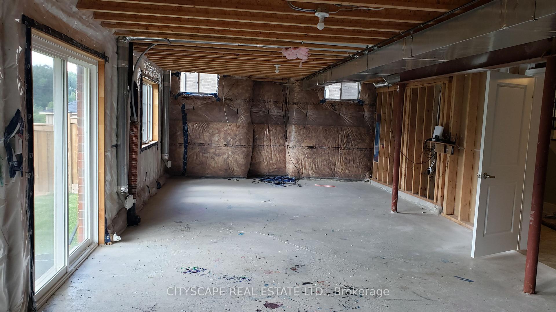 Photo 33 of 56 Golden Hawk Drive, Hamilton, Waterdown — HOMEH