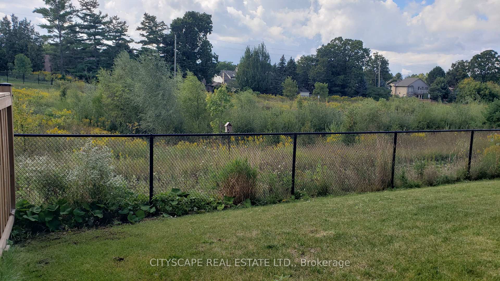 Photo 39 of 56 Golden Hawk Drive, Hamilton, Waterdown — HOMEH