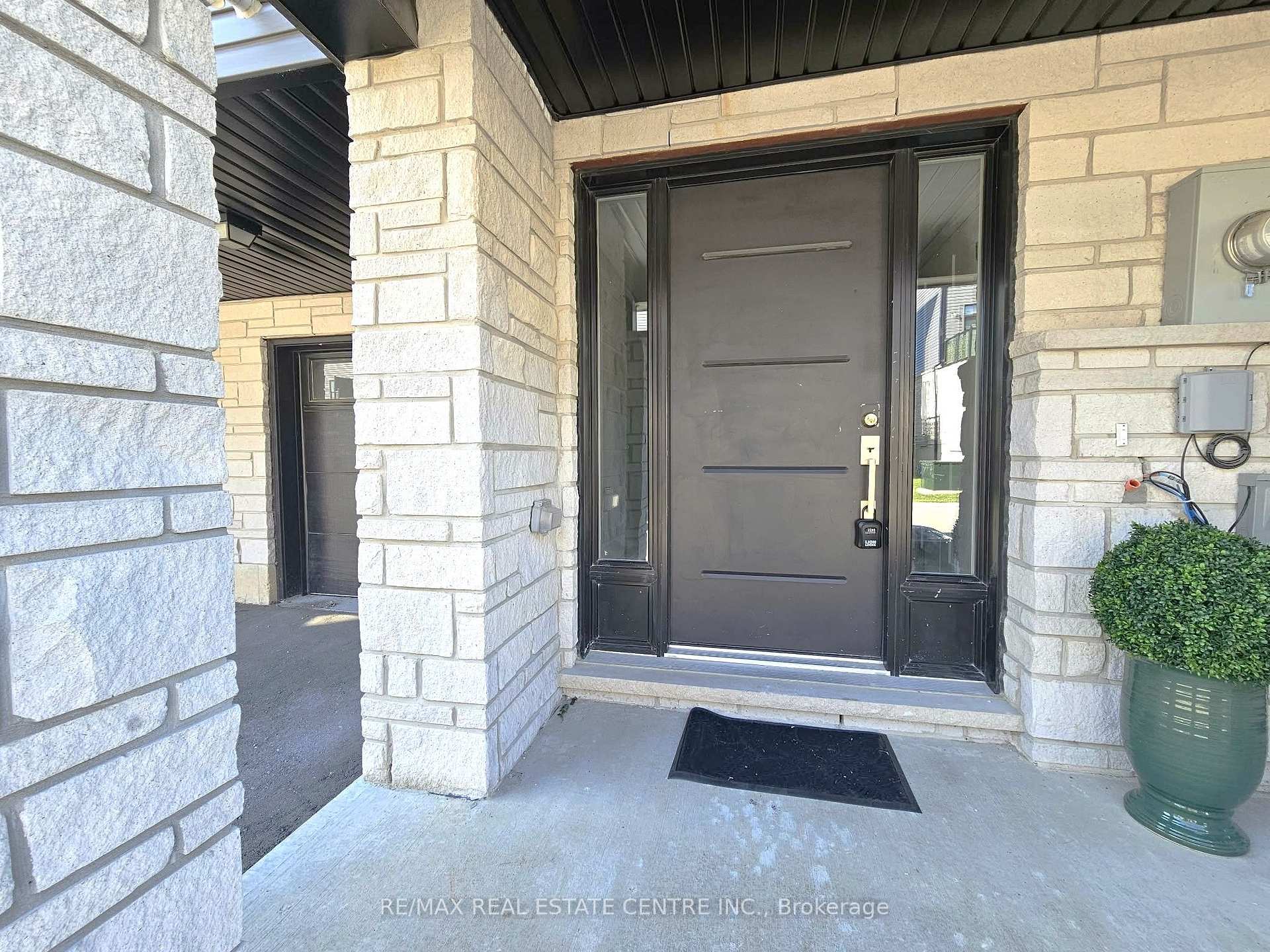 Photo 3 of Unit 70, 51 Sparrow Avenue, Cambridge, Little's Corners — HOMEH