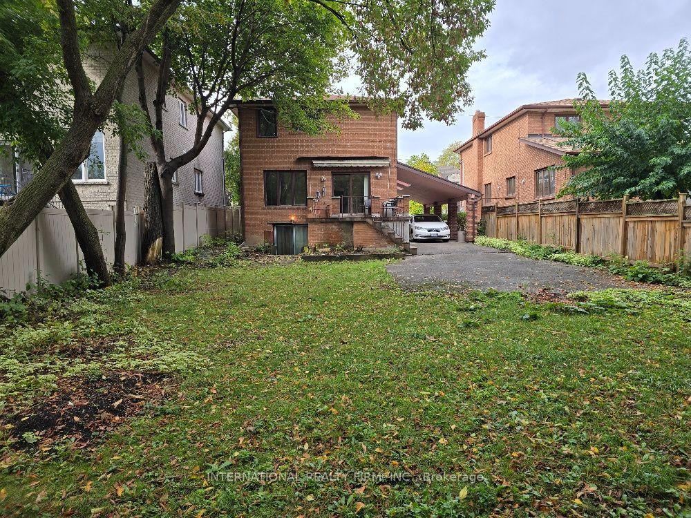 Front of 607 Coldstream Avenue