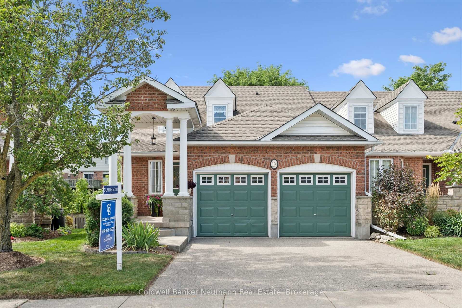 Photo 2 of 17 Somerset Glen, Guelph, Kortright West — HOMEH