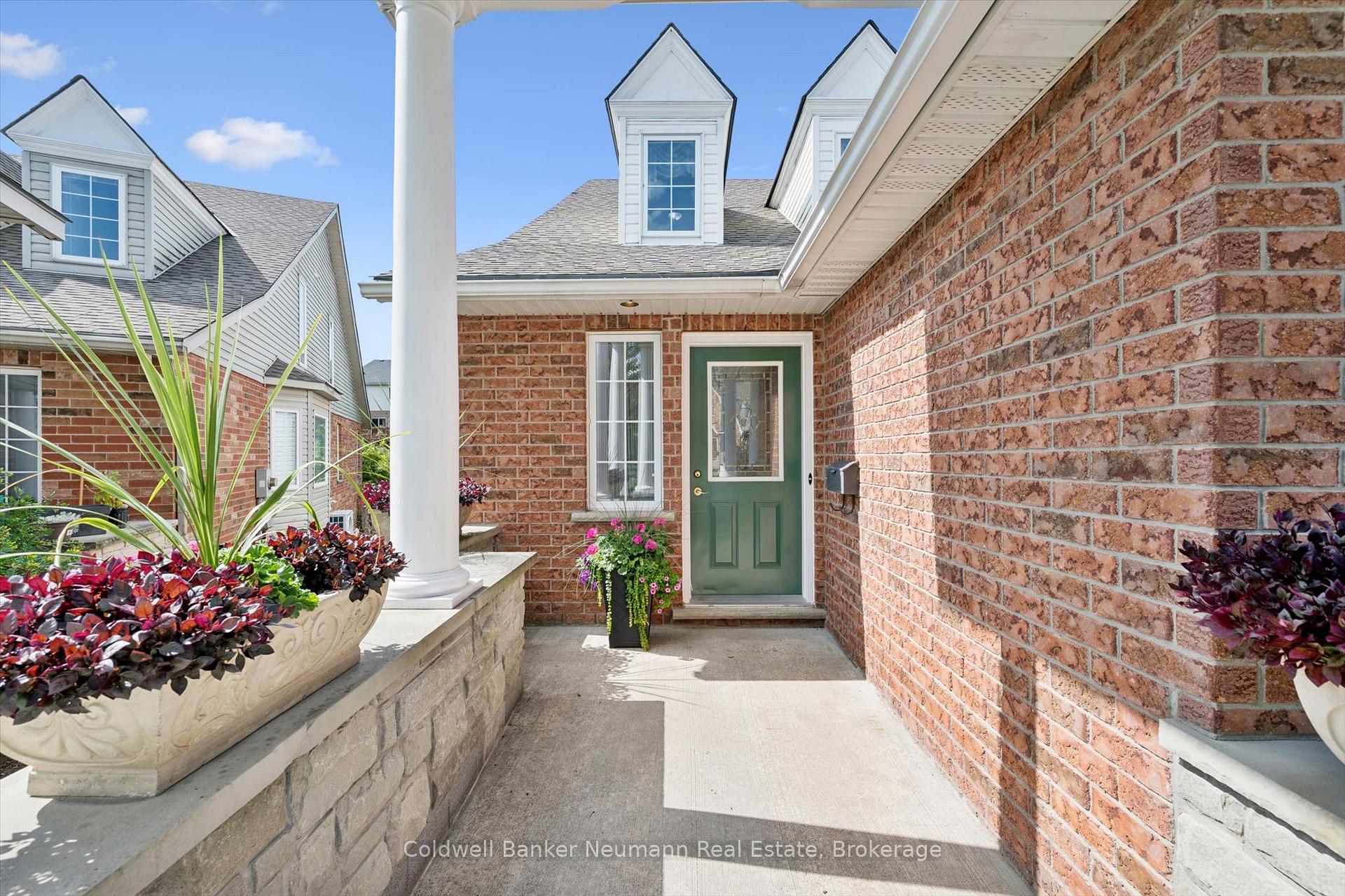 Photo 3 of 17 Somerset Glen, Guelph, Kortright West — HOMEH