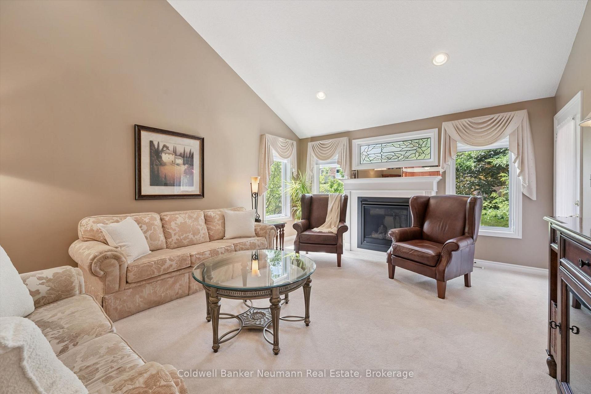 Photo 9 of 17 Somerset Glen, Guelph, Kortright West — HOMEH