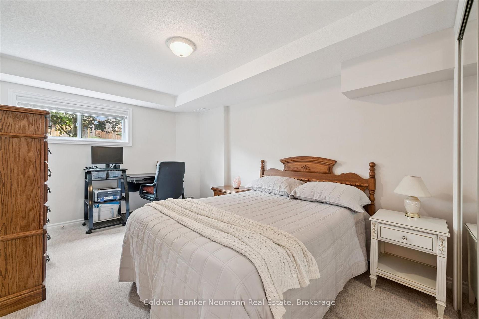 Photo 33 of 17 Somerset Glen, Guelph, Kortright West — HOMEH