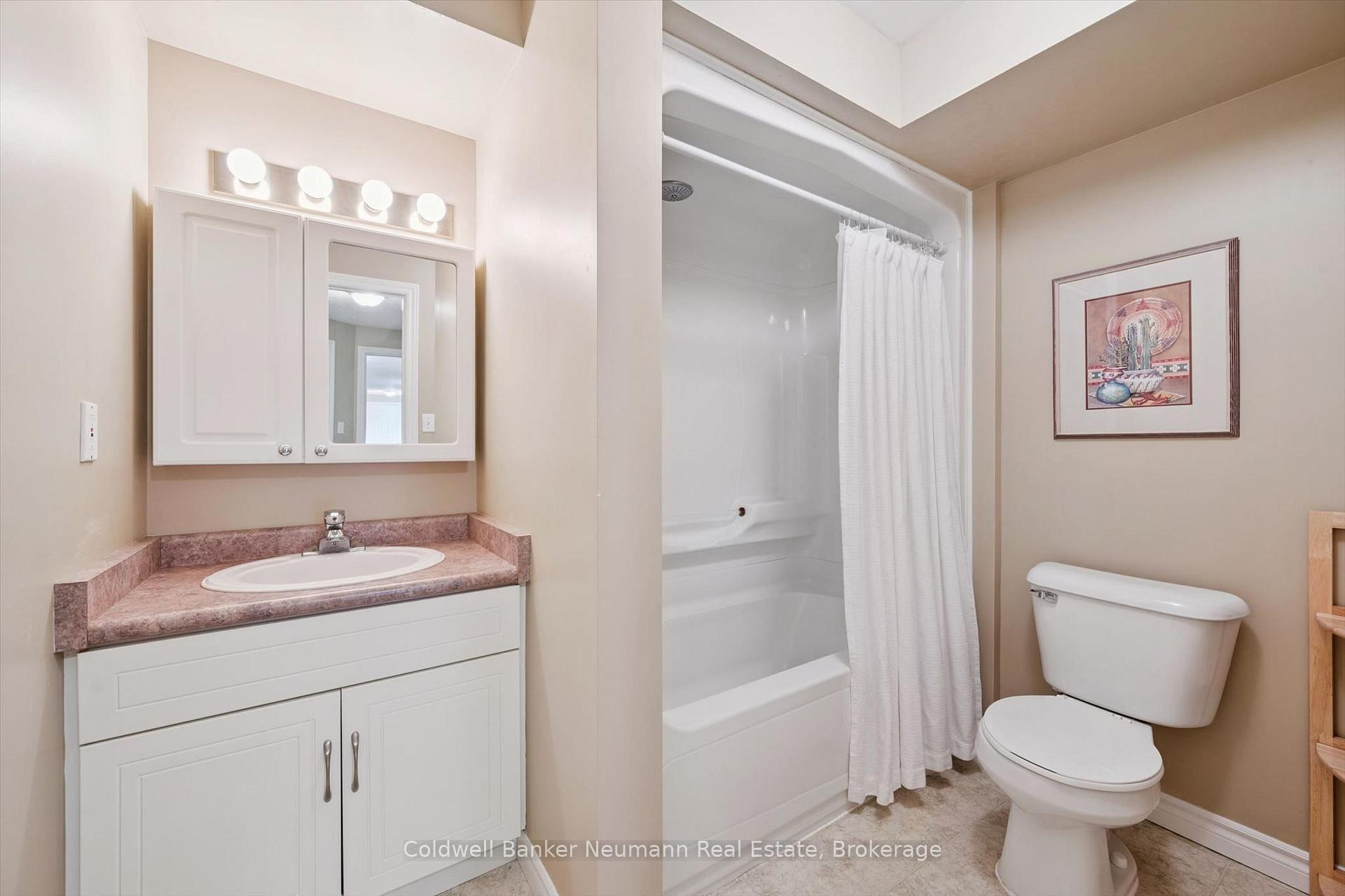 Photo 35 of 17 Somerset Glen, Guelph, Kortright West — HOMEH