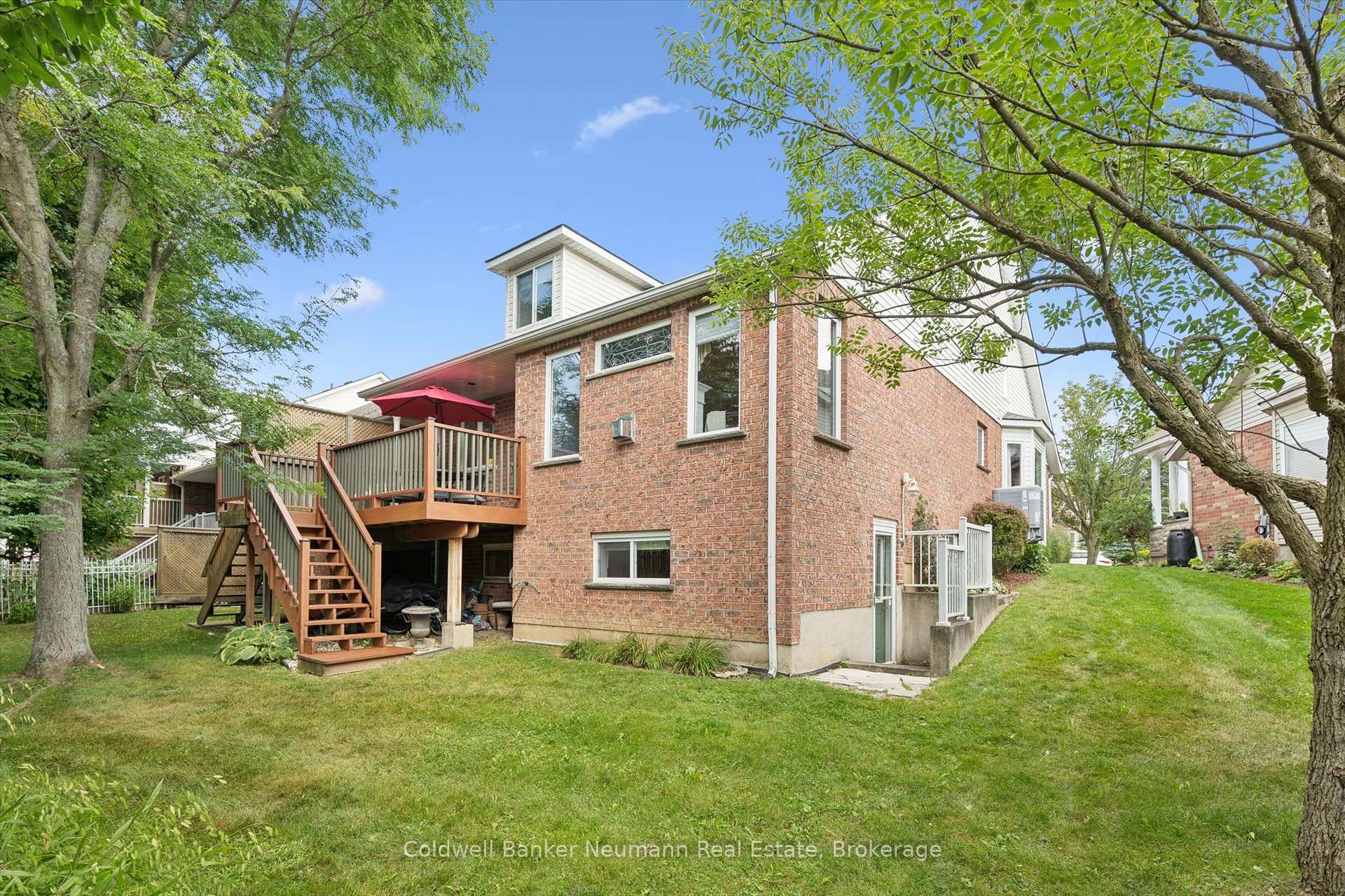 Photo 44 of 17 Somerset Glen, Guelph, Kortright West — HOMEH
