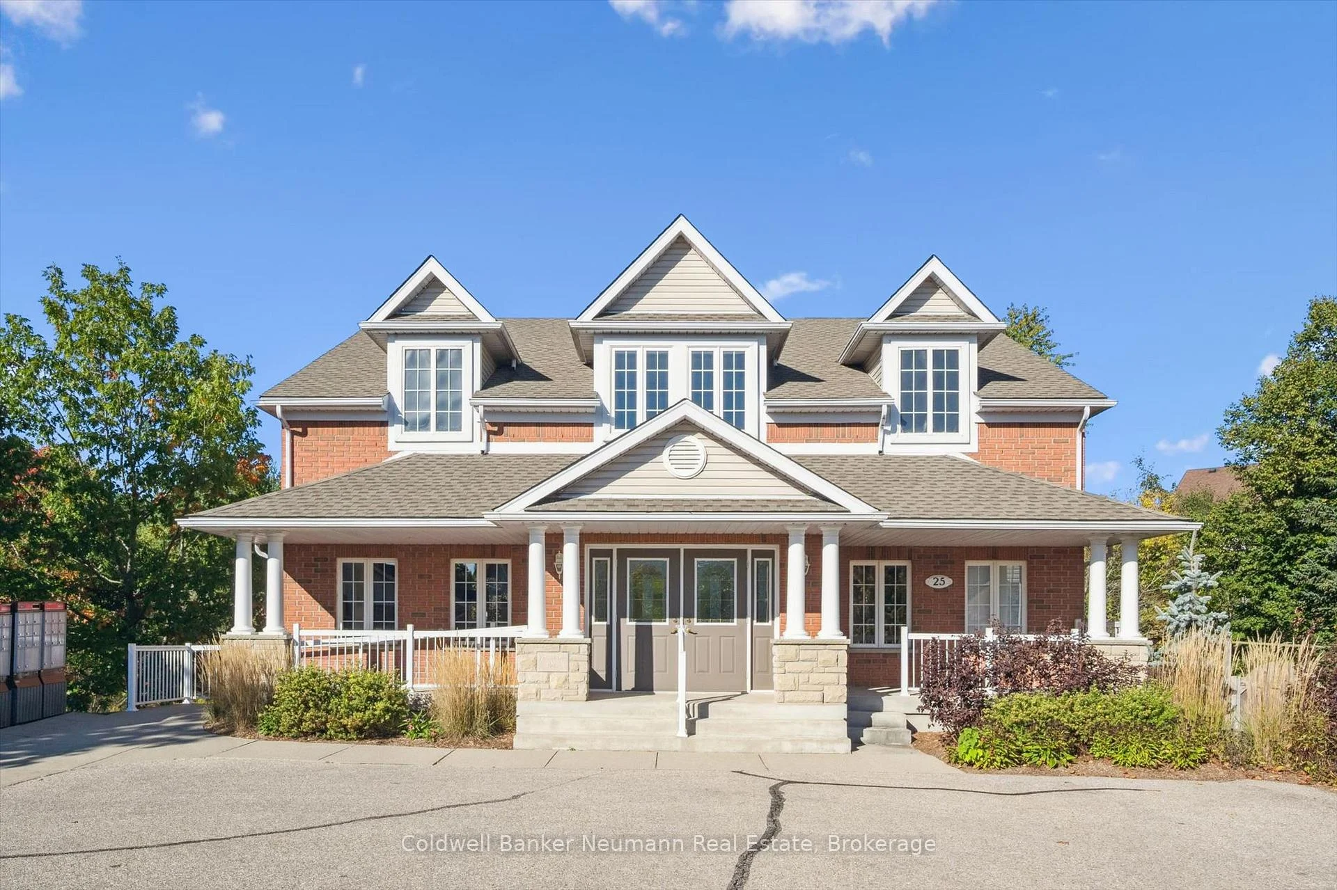 Photo 49 of 17 Somerset Glen, Guelph, Kortright West — HOMEH