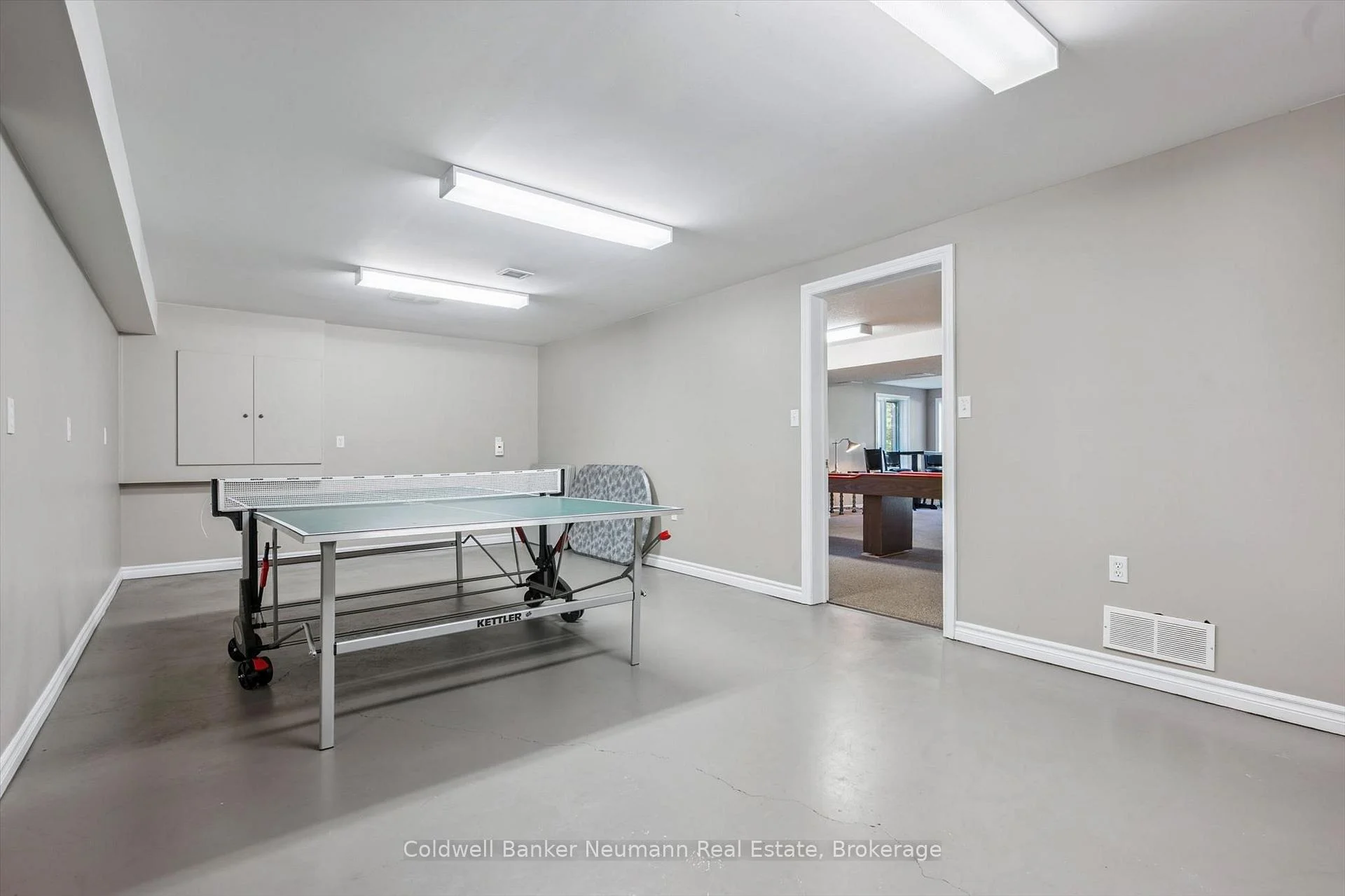 Photo 56 of 17 Somerset Glen, Guelph, Kortright West — HOMEH