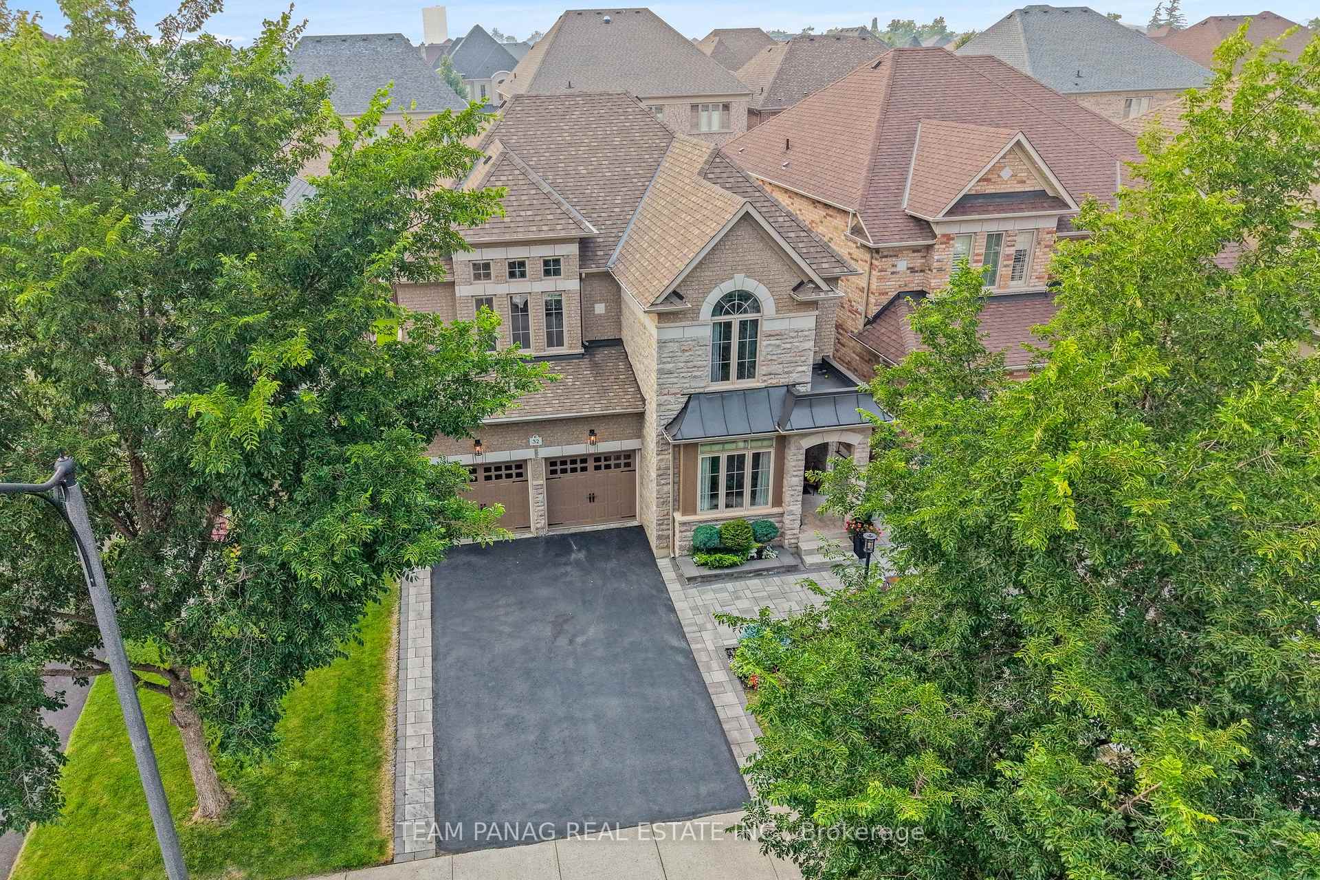 Photo 3 of 32 Impulse Circle, Brampton, Credit Valley — HOMEH