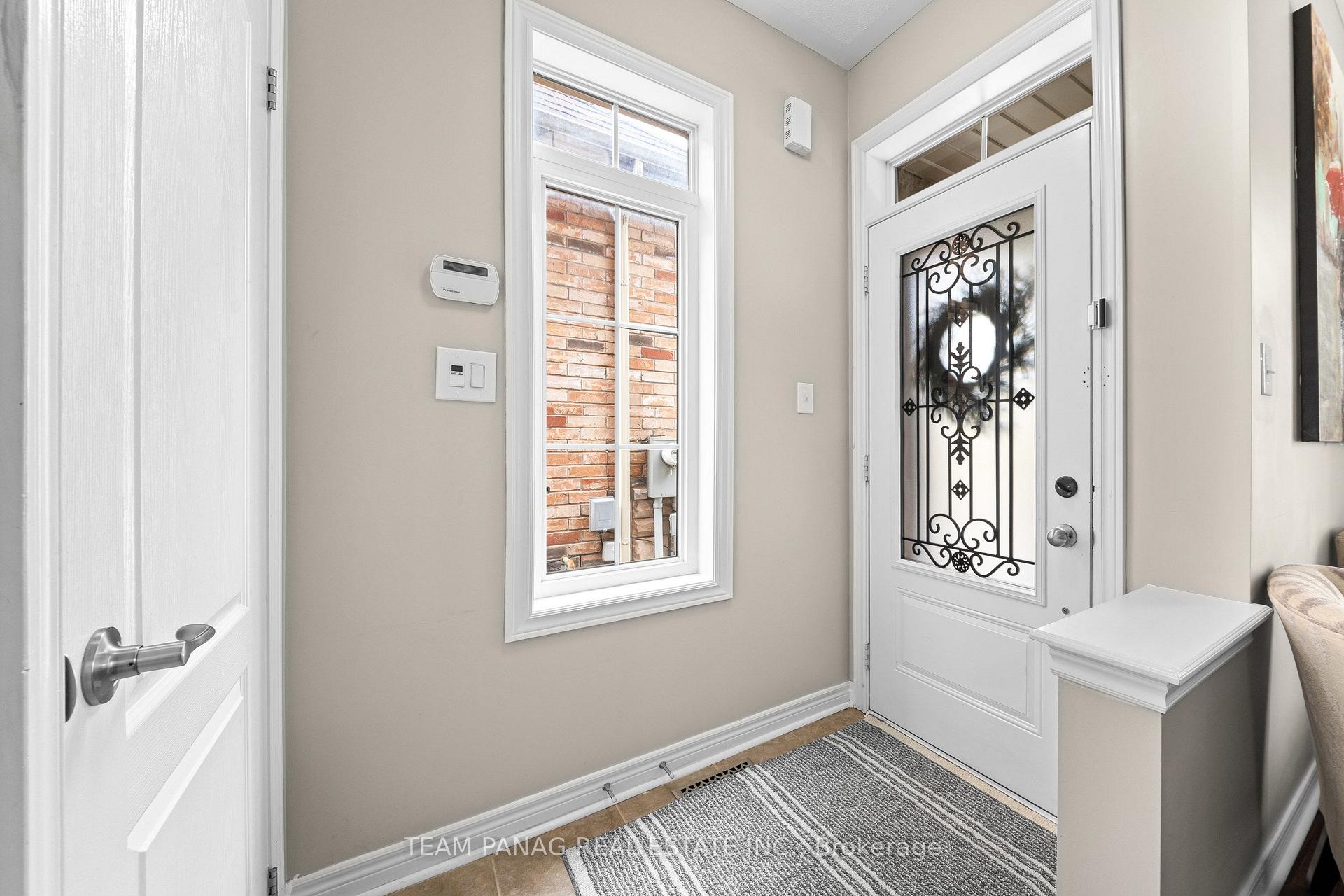 Photo 7 of 32 Impulse Circle, Brampton, Credit Valley — HOMEH