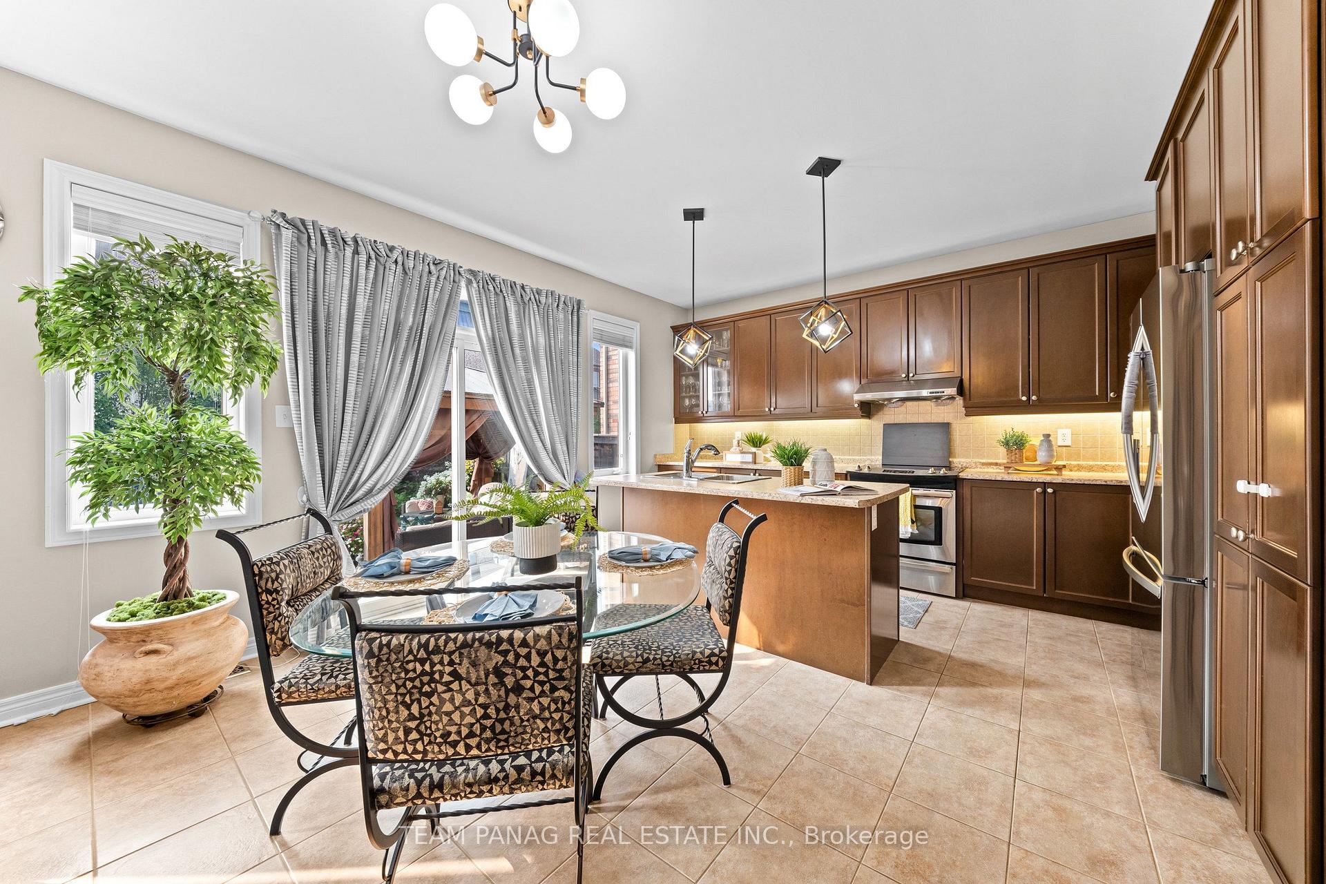 Photo 19 of 32 Impulse Circle, Brampton, Credit Valley — HOMEH