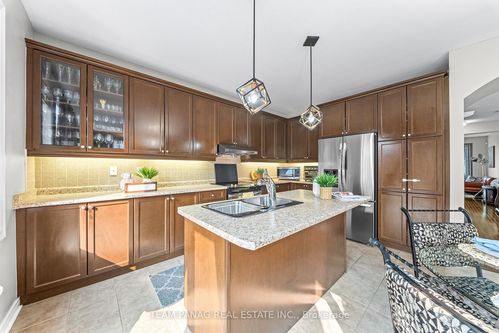 Photo 23 of 32 Impulse Circle, Brampton, Credit Valley — HOMEH
