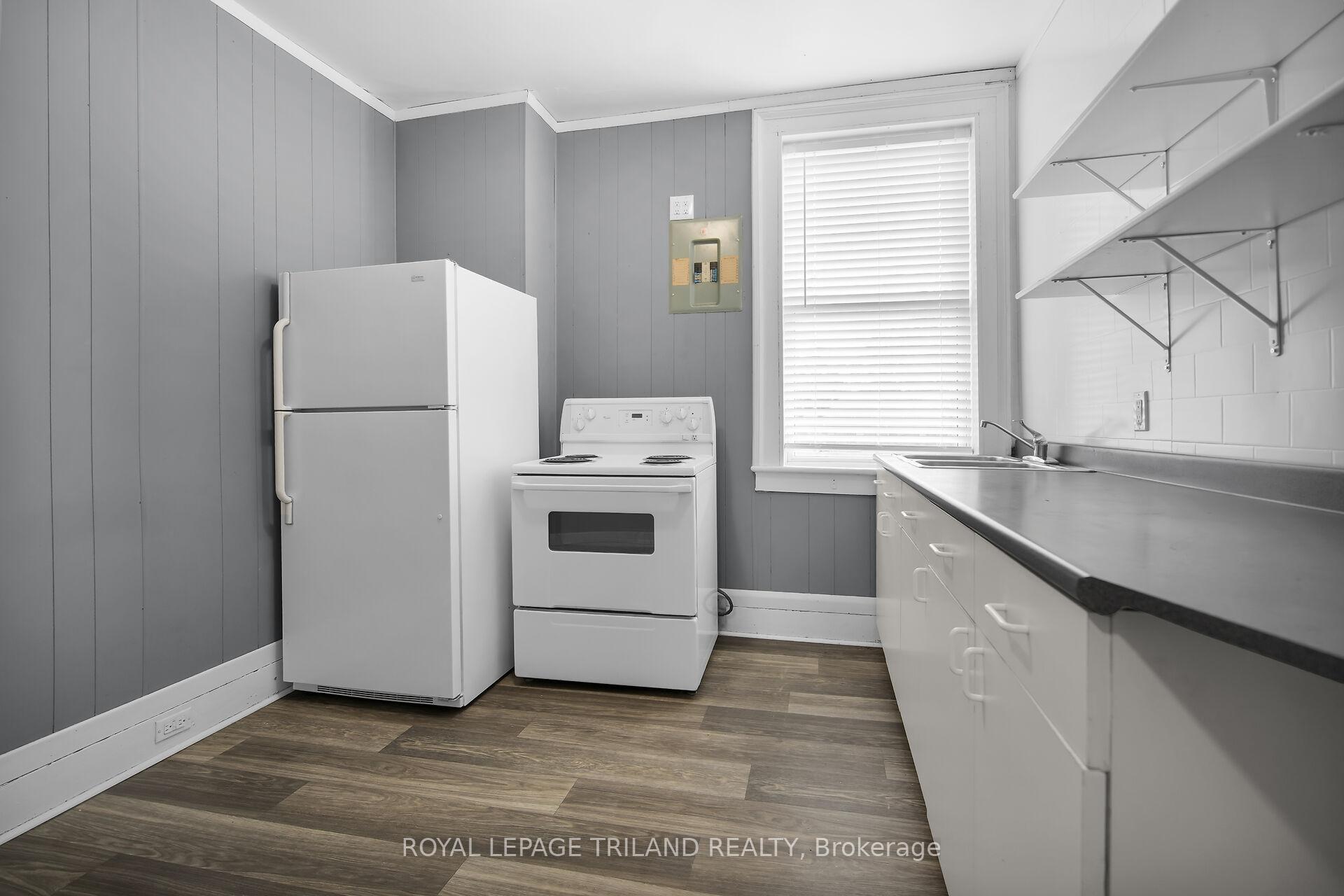 Photo 3 of Unit 2, 122 Centre Street, St. Thomas — HOMEH