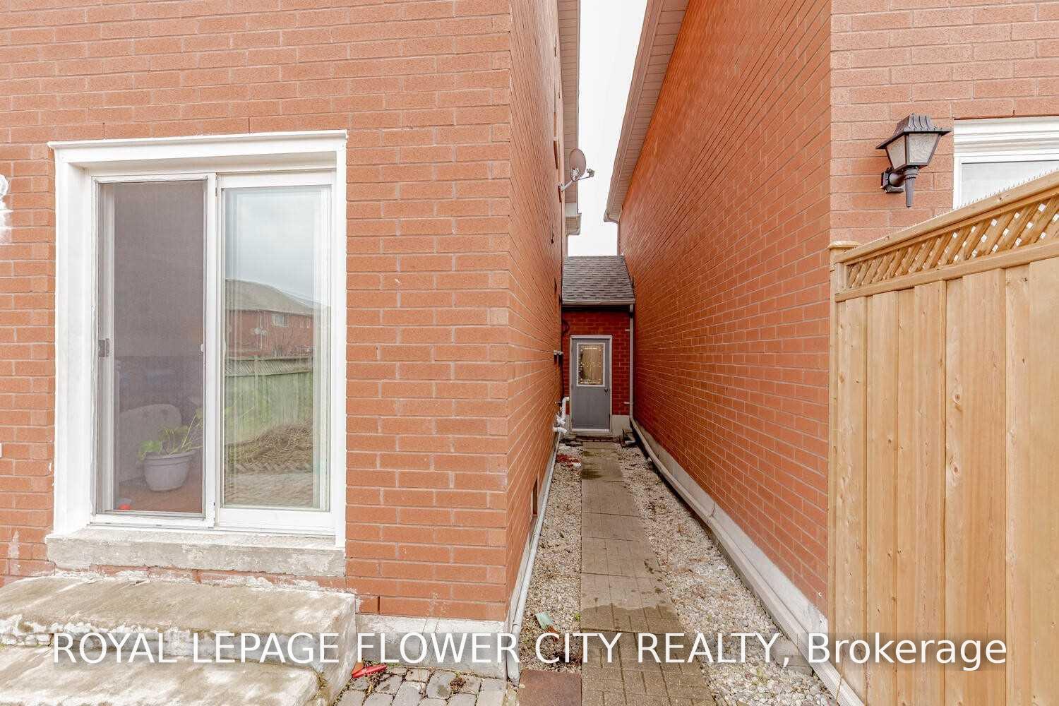 Photo 31 of 72 Sahara Trail, Brampton, Sandringham-Wellington — HOMEH