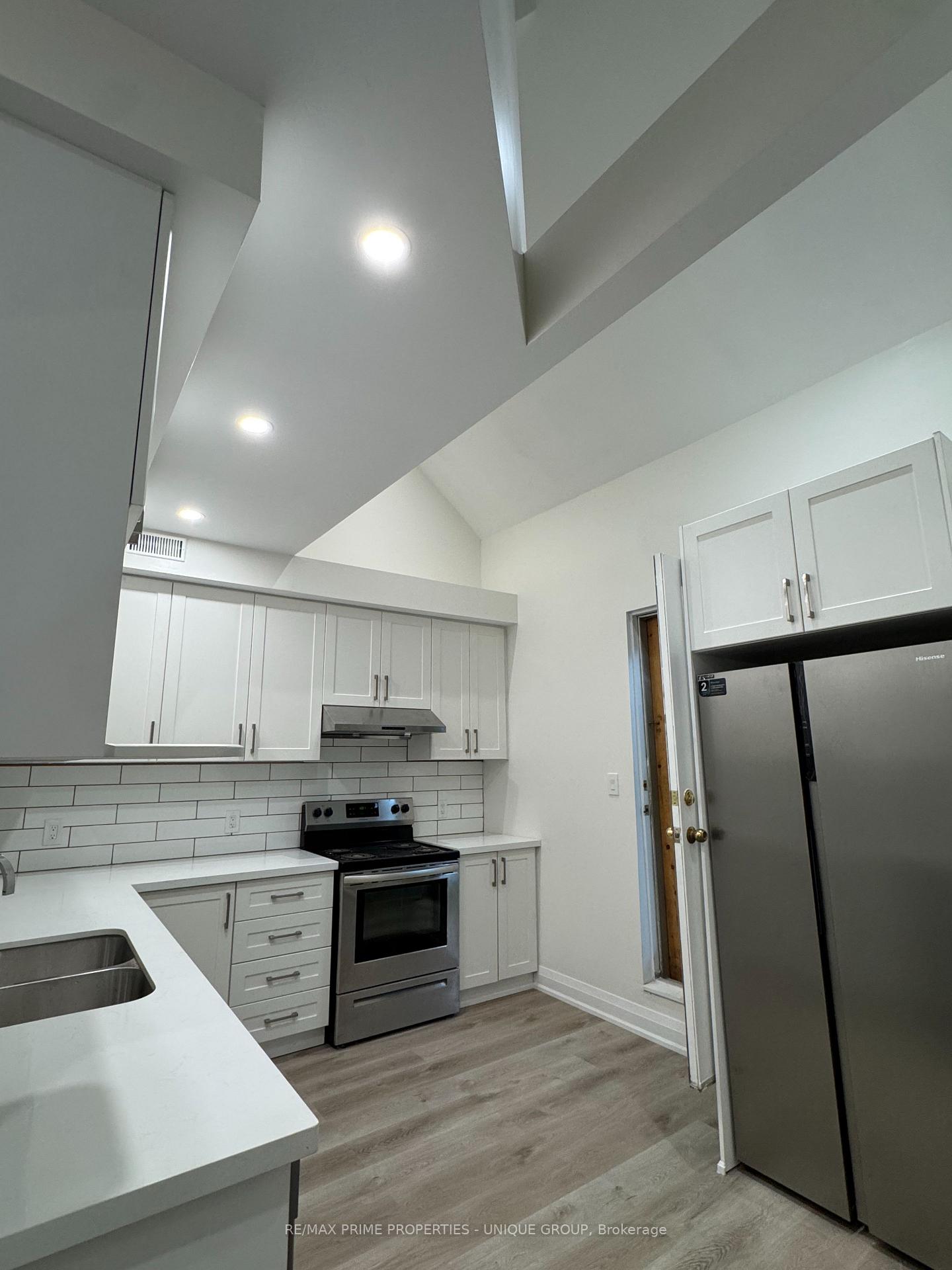 Photo 3 of Unit 2, 62 Henry Street, Toronto, Kensington-Chinatown — HOMEH